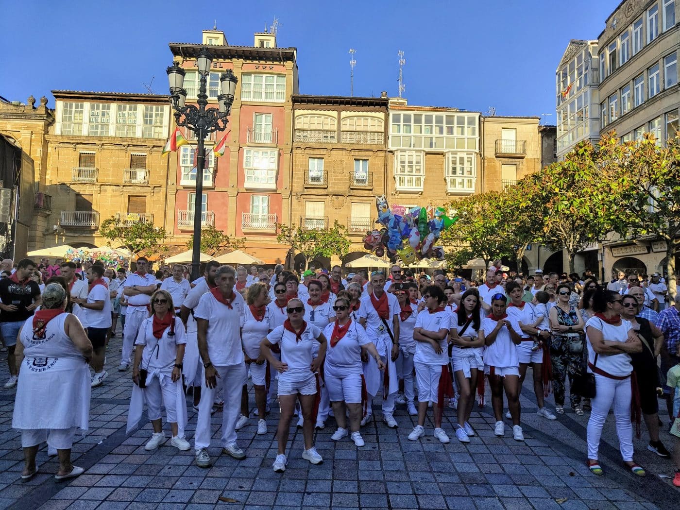 Una vizcaína con alma jarrera: Reconocimiento a Teresa Encinas Hierro por su amor a las fiestas de Haro 6 Una vizcaína con alma jarrera: Reconocimiento a Teresa Encinas Hierro por su amor a las fiestas de Haro 6