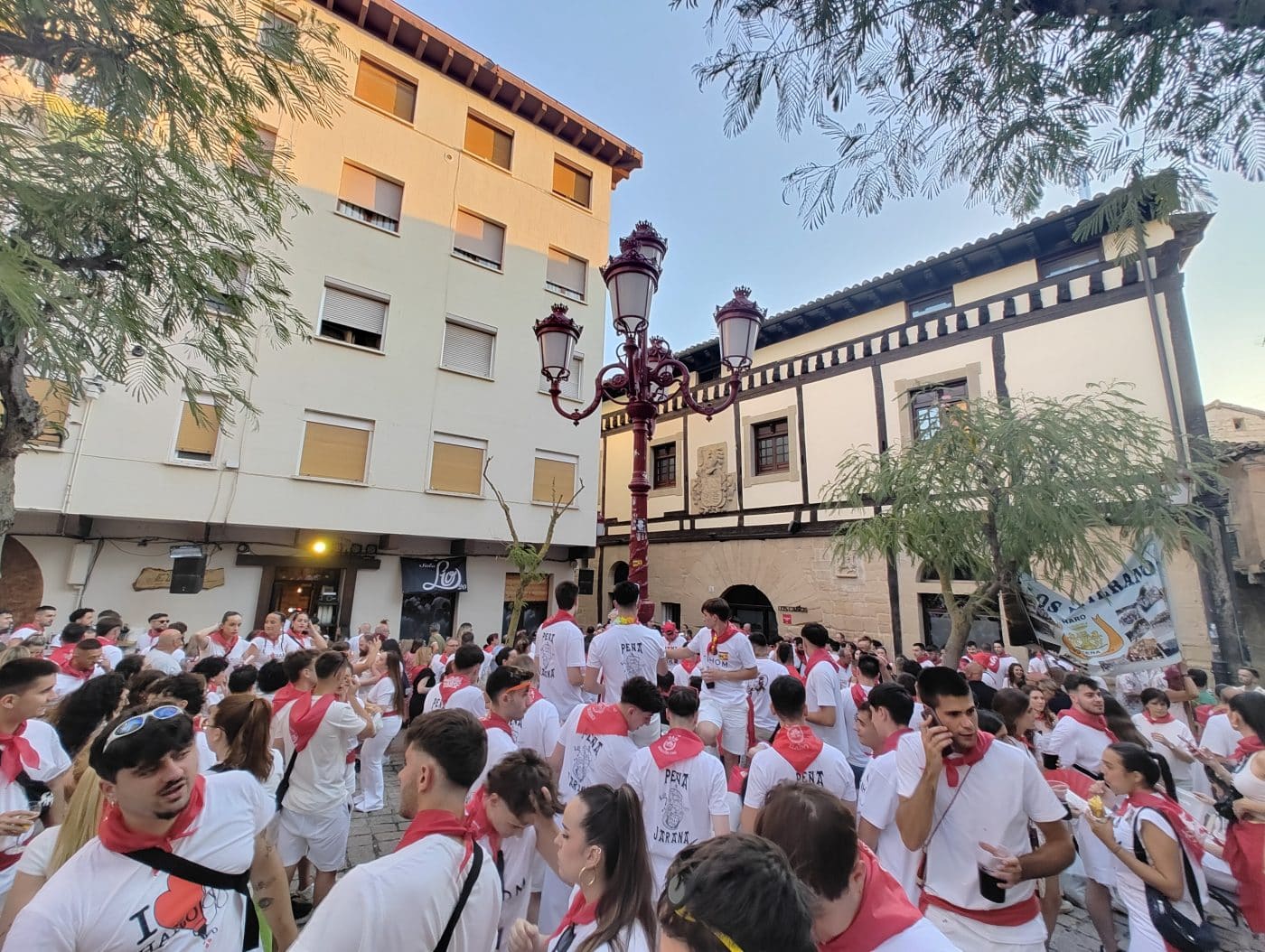 Una vizcaína con alma jarrera: Reconocimiento a Teresa Encinas Hierro por su amor a las fiestas de Haro 2 Una vizcaína con alma jarrera: Reconocimiento a Teresa Encinas Hierro por su amor a las fiestas de Haro 2