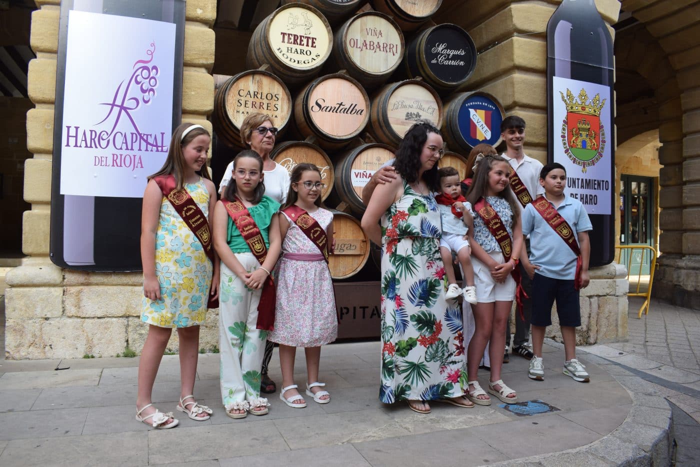 Unos 80 niños y niñas de Haro reciben su primer pañuelo de fiestas 40