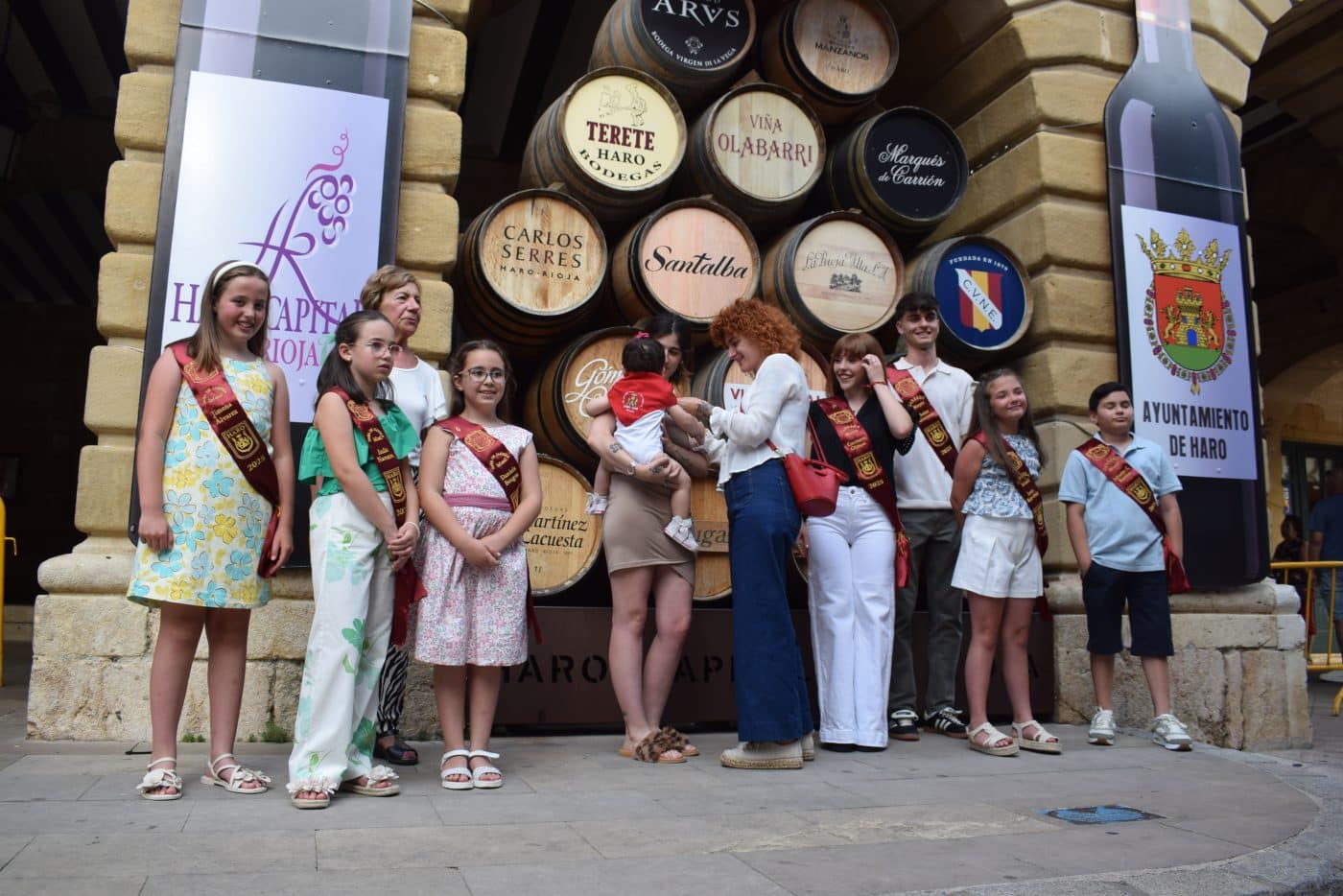 Unos 80 niños y niñas de Haro reciben su primer pañuelo de fiestas 41