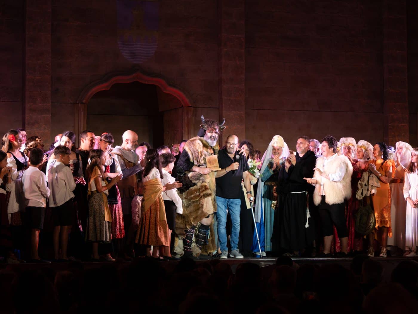 FOTOS: Capellán asiste al cierre de la 57 edición de la Crónica Najerense 6