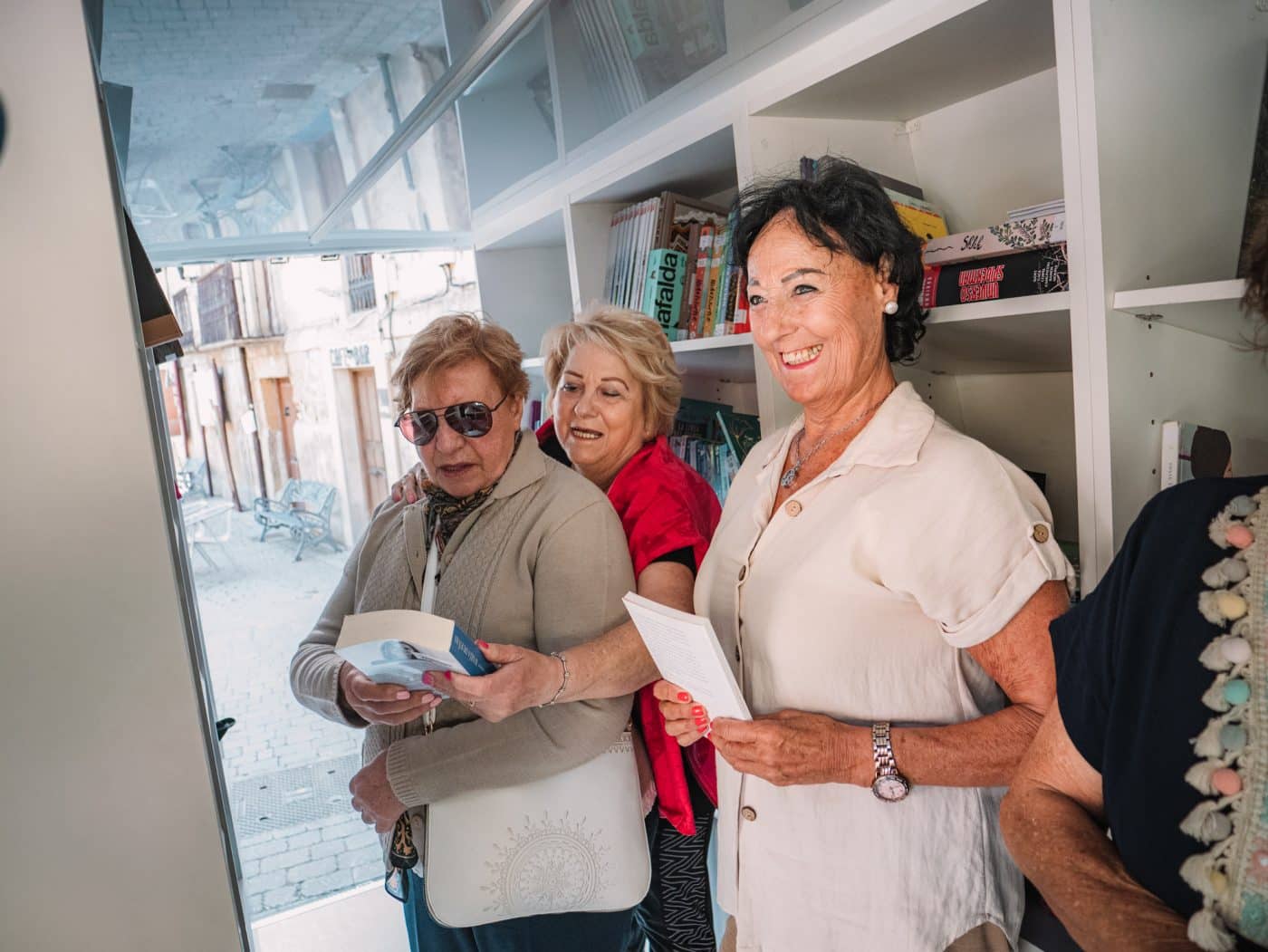 FOTOS: La Biblioteca Nómada llega a San Vicente de la Sonsierra 4 FOTOS: La Biblioteca Nómada llega a San Vicente de la Sonsierra 4