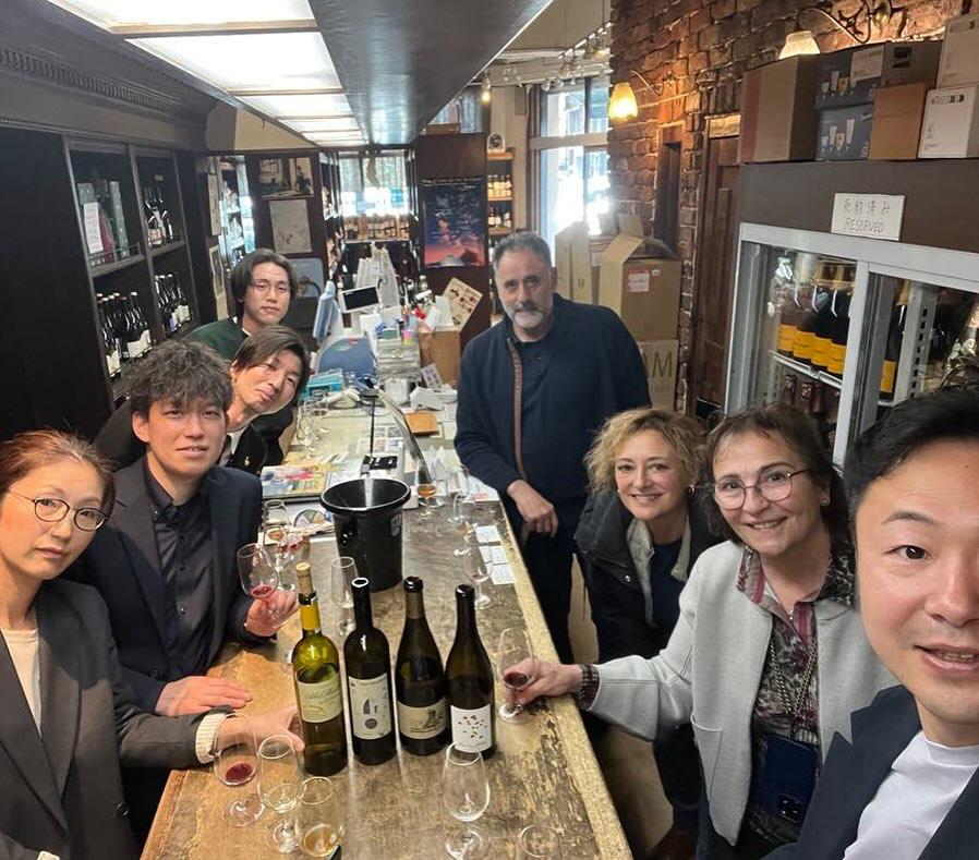 Haro conquista el corazón de doce japoneses con su Batalla del Vino: "Guardaré mi camisa manchada como recuerdo" 4