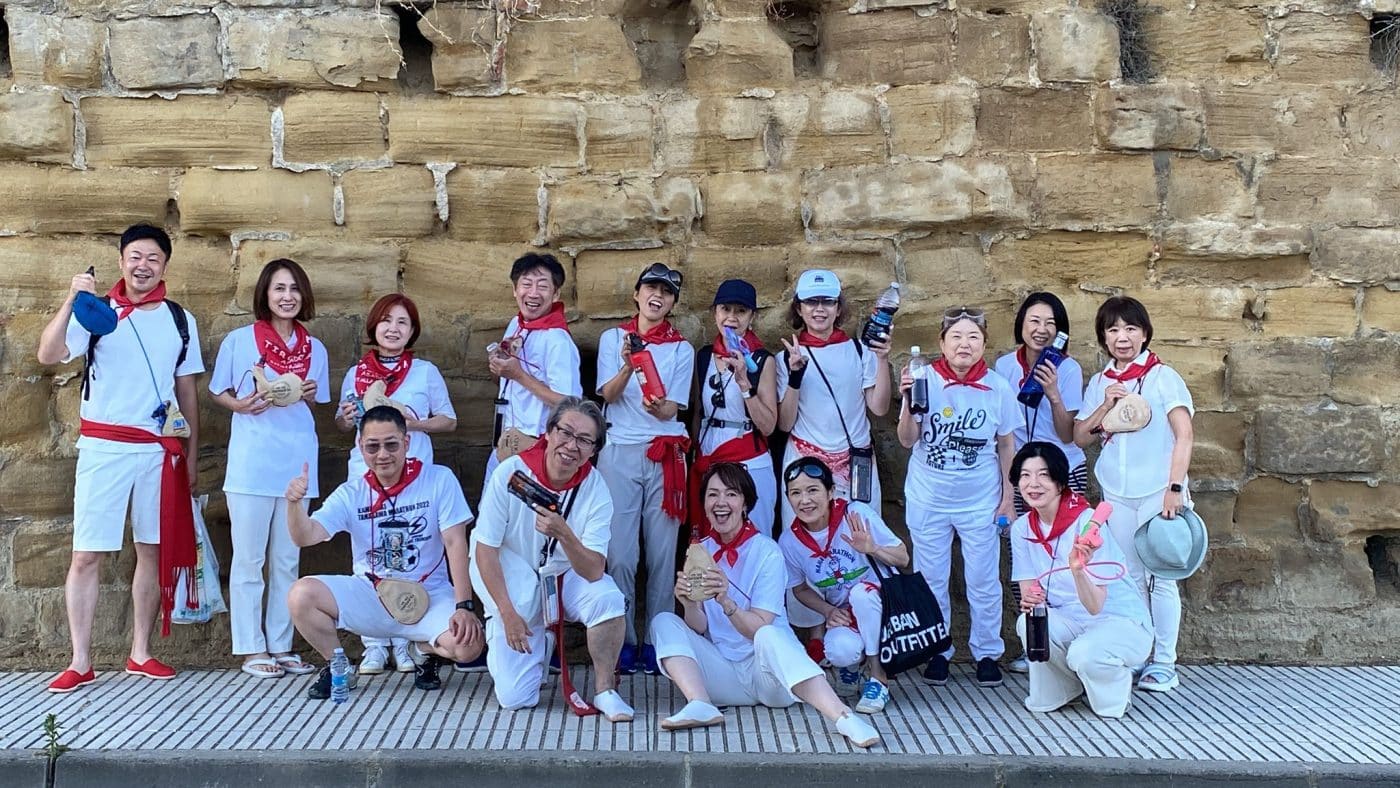 Haro conquista el corazón de doce japoneses con su Batalla del Vino: "Guardaré mi camisa manchada como recuerdo" 2