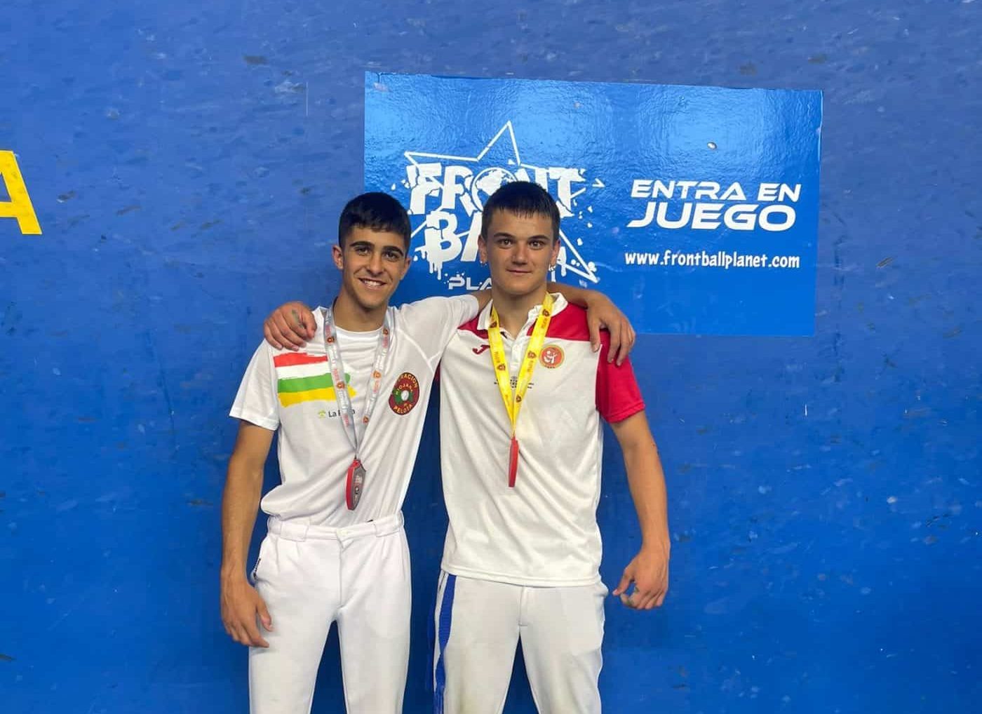 Javier Tuesta, Gonzalo Ruiz y Natalio Gabarri, subcampeones de España de pelota en categoría cadete 2