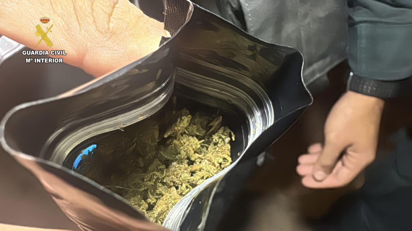 La Guardia Civil detiene a un hombre por tráfico de drogas e interpone varias sanciones durante las fiestas de Huércanos 3 La Guardia Civil detiene a un hombre por tráfico de drogas e interpone varias sanciones durante las fiestas de Huércanos 3