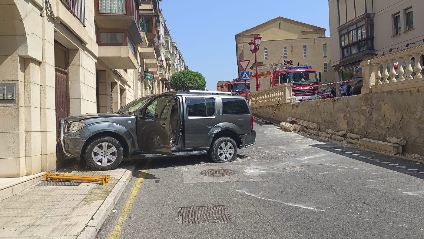 Espectacular accidente en la calle de la Vega de Haro 1