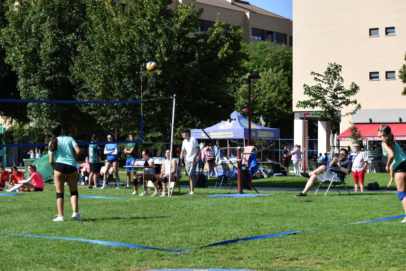FOTOS: Treinta años de deporte y convivencia en el Torneo Vóley-Calle de Haro 13