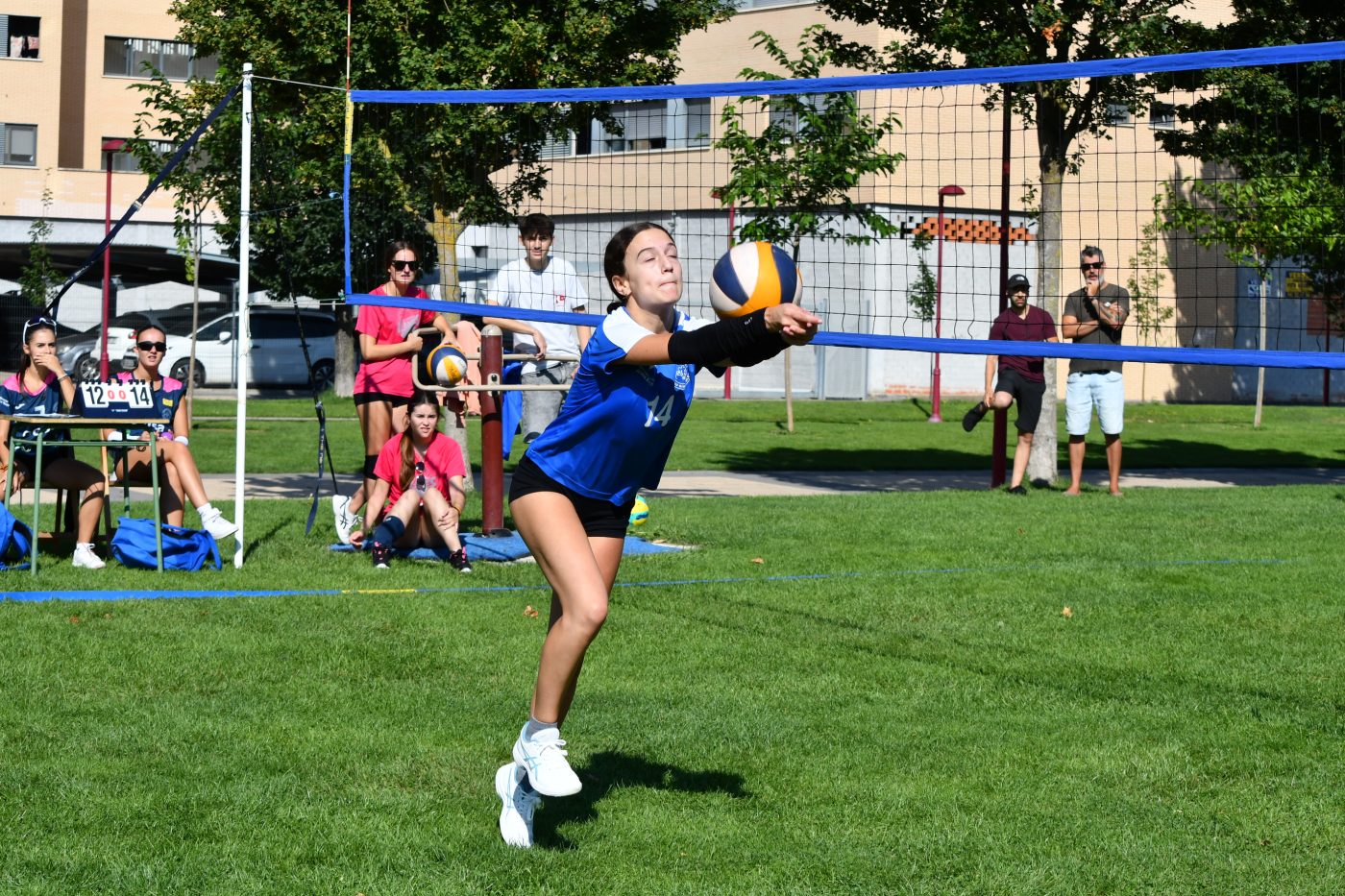 FOTOS: Treinta años de deporte y convivencia en el Torneo Vóley-Calle de Haro 5