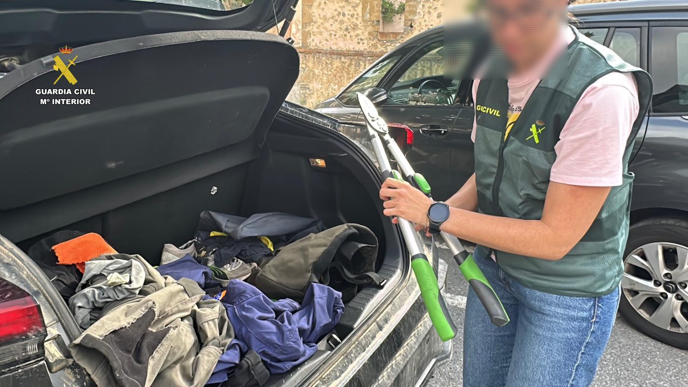 La Guardia Civil detiene a tres personas por el robo de más de dos toneladas de cable de cobre en La Rioja 4 La Guardia Civil detiene a tres personas por el robo de más de dos toneladas de cable de cobre en La Rioja 4