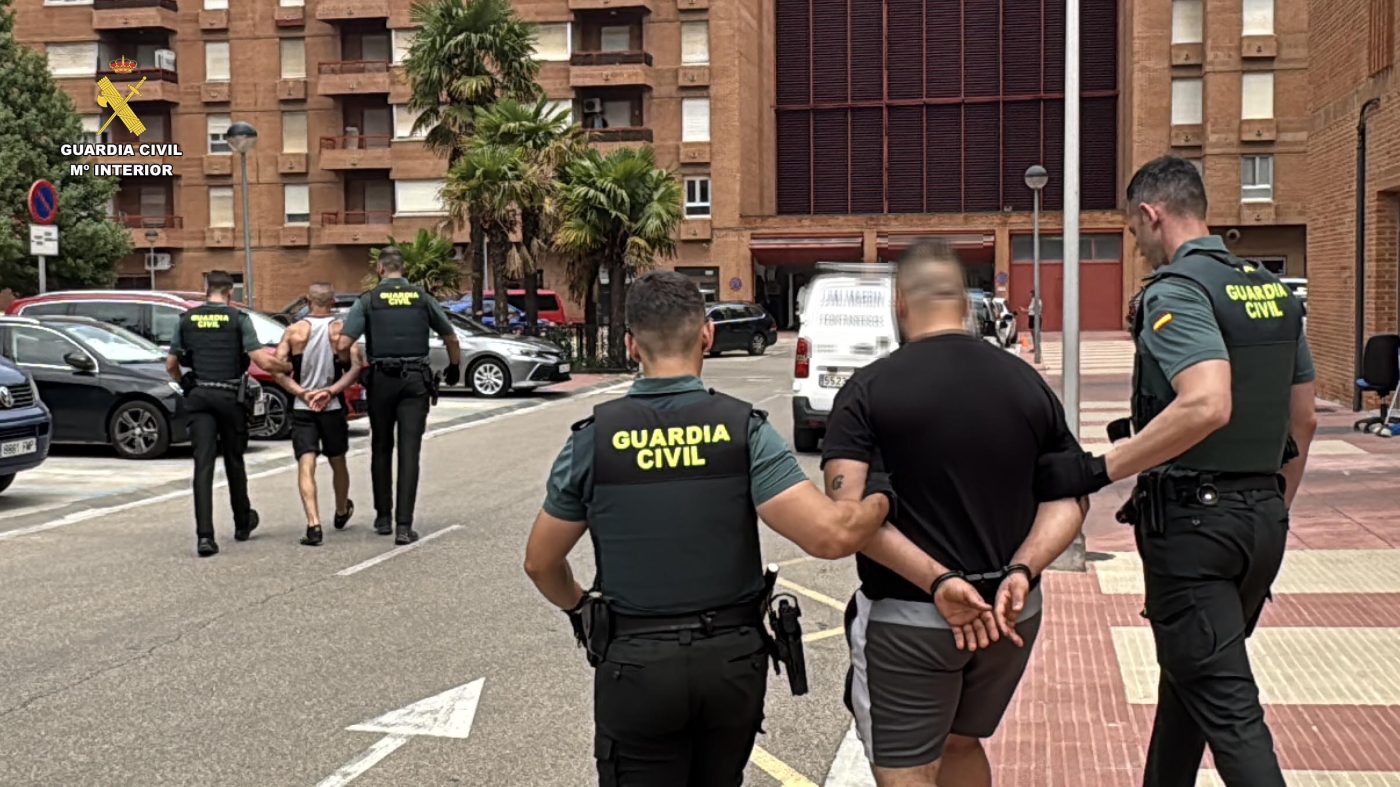 La Guardia Civil detiene a tres personas por el robo de más de dos toneladas de cable de cobre en La Rioja 3 La Guardia Civil detiene a tres personas por el robo de más de dos toneladas de cable de cobre en La Rioja 3