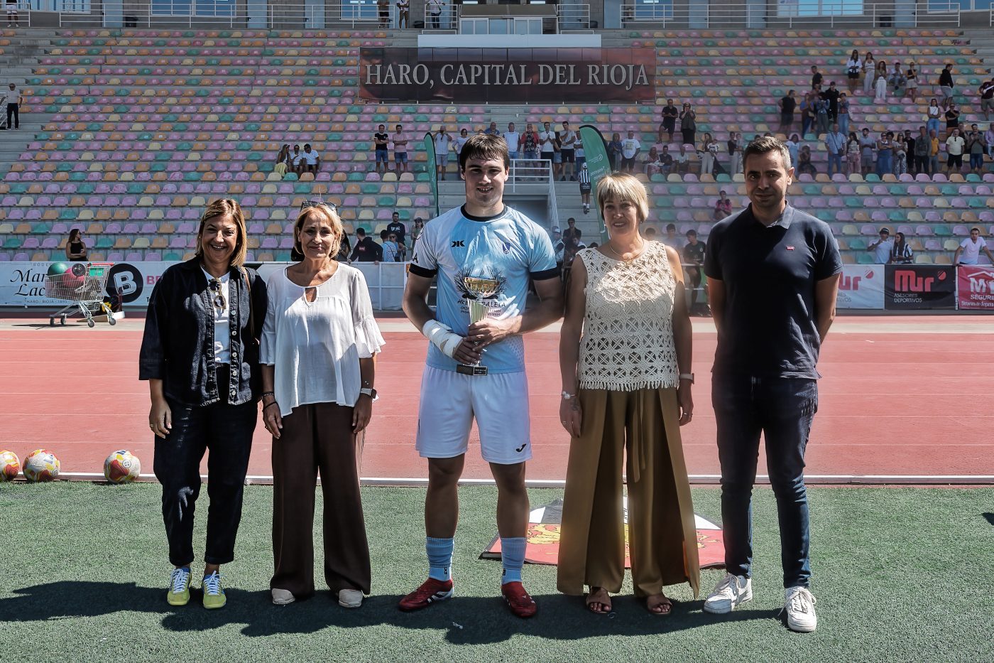 La UD Aretxabaleta vence al Haro en el homenaje a Miguel Ledo 1