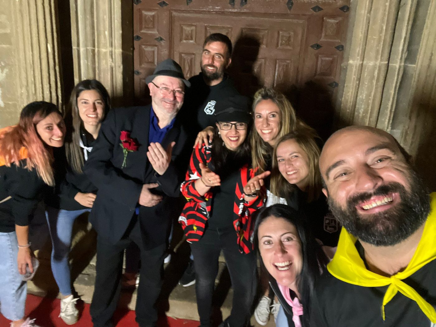 Leonardo Dantés y La Morena de la Gorra se lo pasan en grande en Treviana: "Ha sido como tocar en el Bernabéu" 3 Leonardo Dantés y La Morena de la Gorra se lo pasan en grande en Treviana: "Ha sido como tocar en el Bernabéu" 3