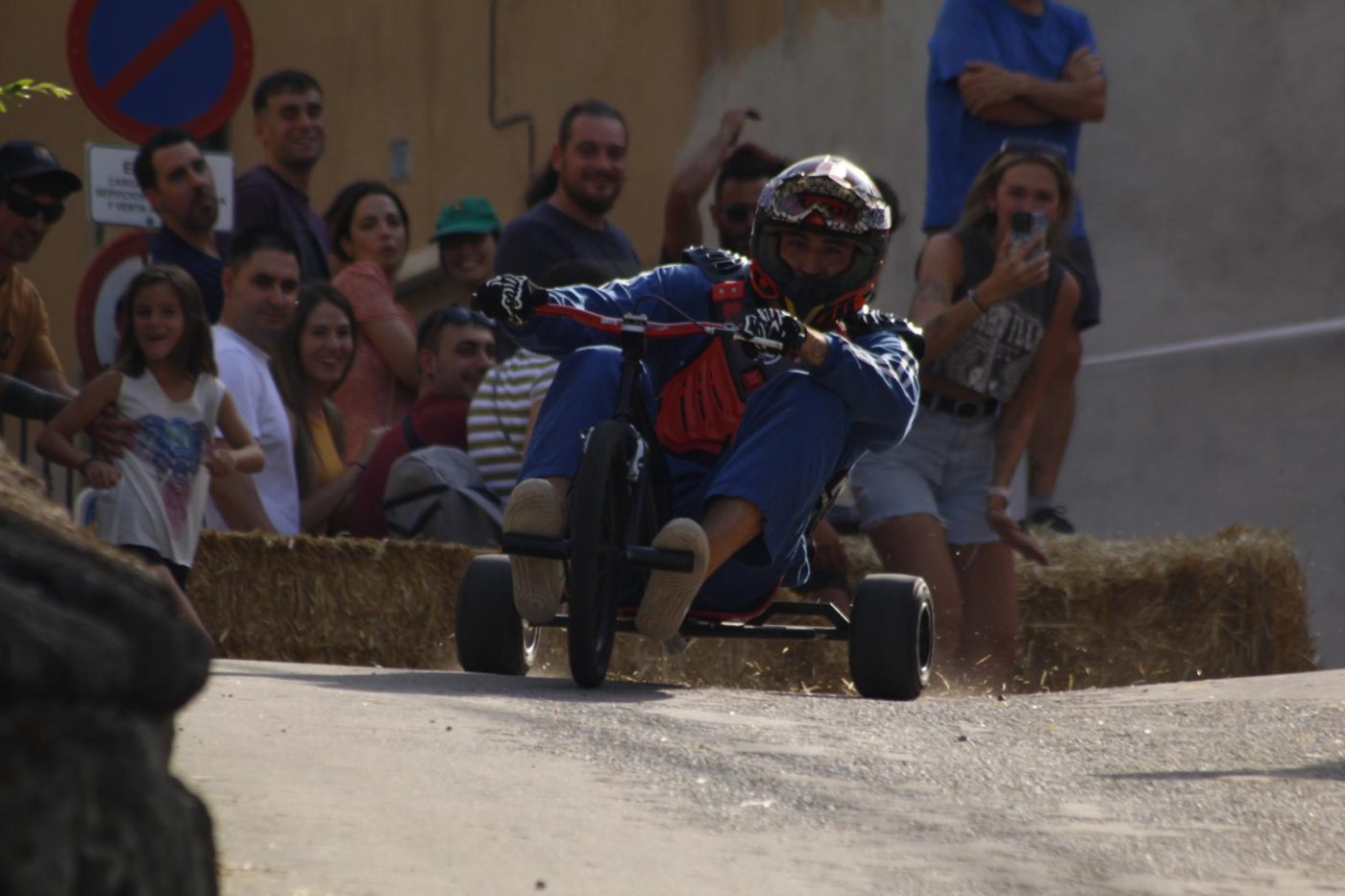 Treviana se lo pasa en grande con su primera carrera de 'autos-locos' 4 Treviana se lo pasa en grande con su primera carrera de 'autos-locos' 4