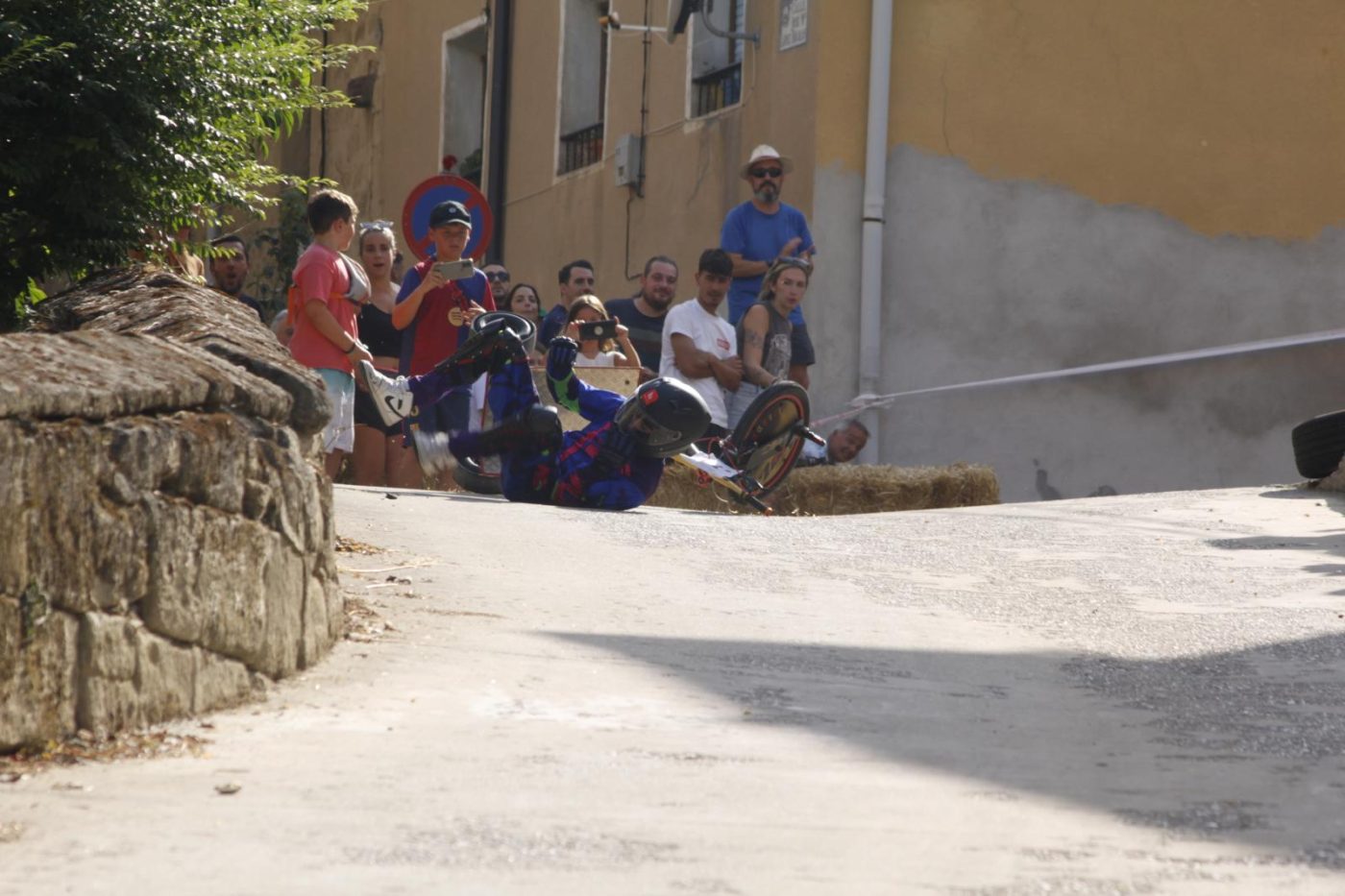 Treviana se lo pasa en grande con su primera carrera de 'autos-locos' 15 Treviana se lo pasa en grande con su primera carrera de 'autos-locos' 15