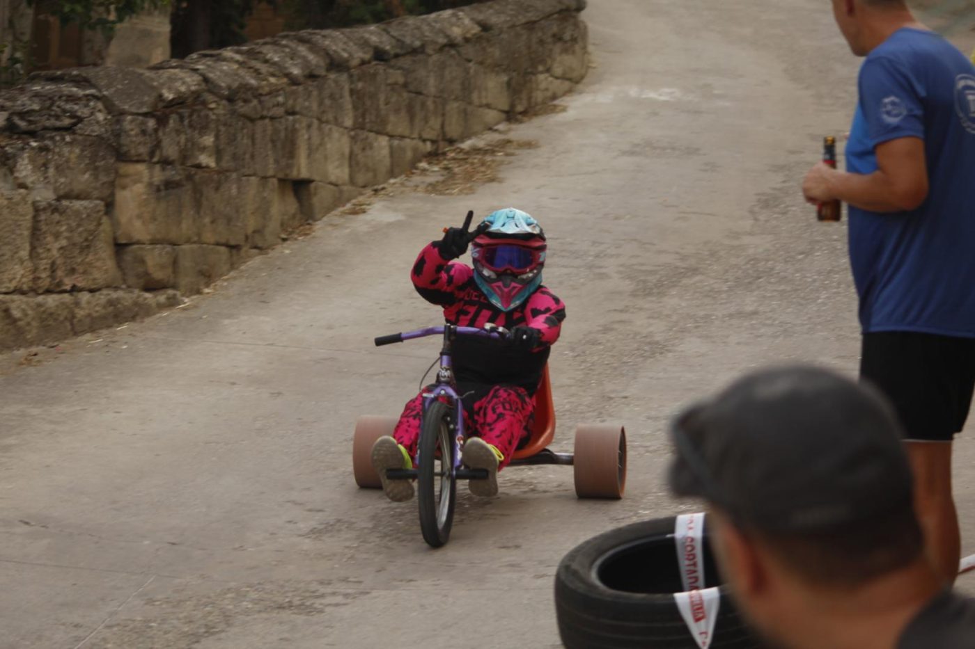 Treviana se lo pasa en grande con su primera carrera de 'autos-locos' 12 Treviana se lo pasa en grande con su primera carrera de 'autos-locos' 12
