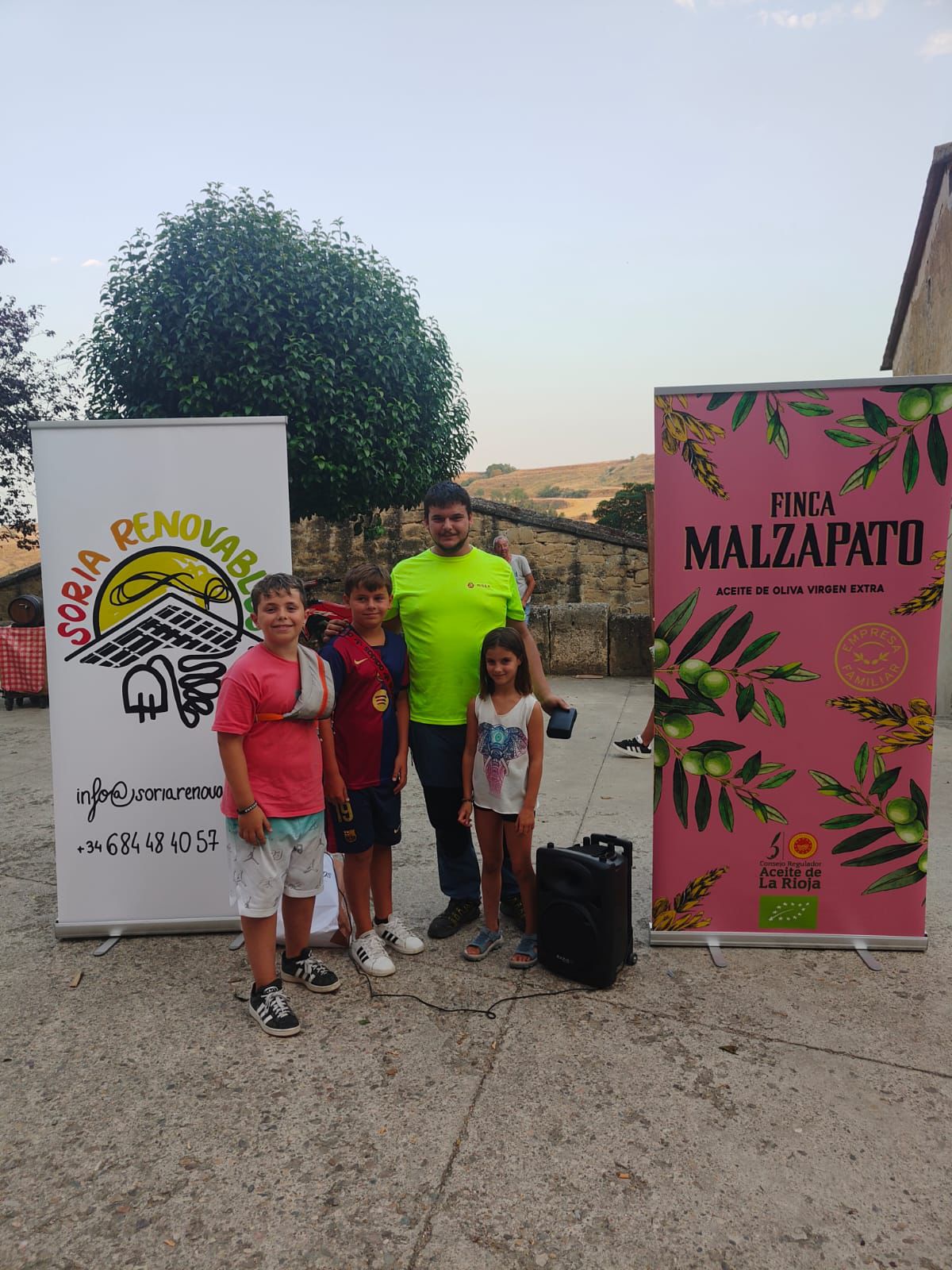 Treviana se lo pasa en grande con su primera carrera de 'autos-locos' 1 Treviana se lo pasa en grande con su primera carrera de 'autos-locos' 1