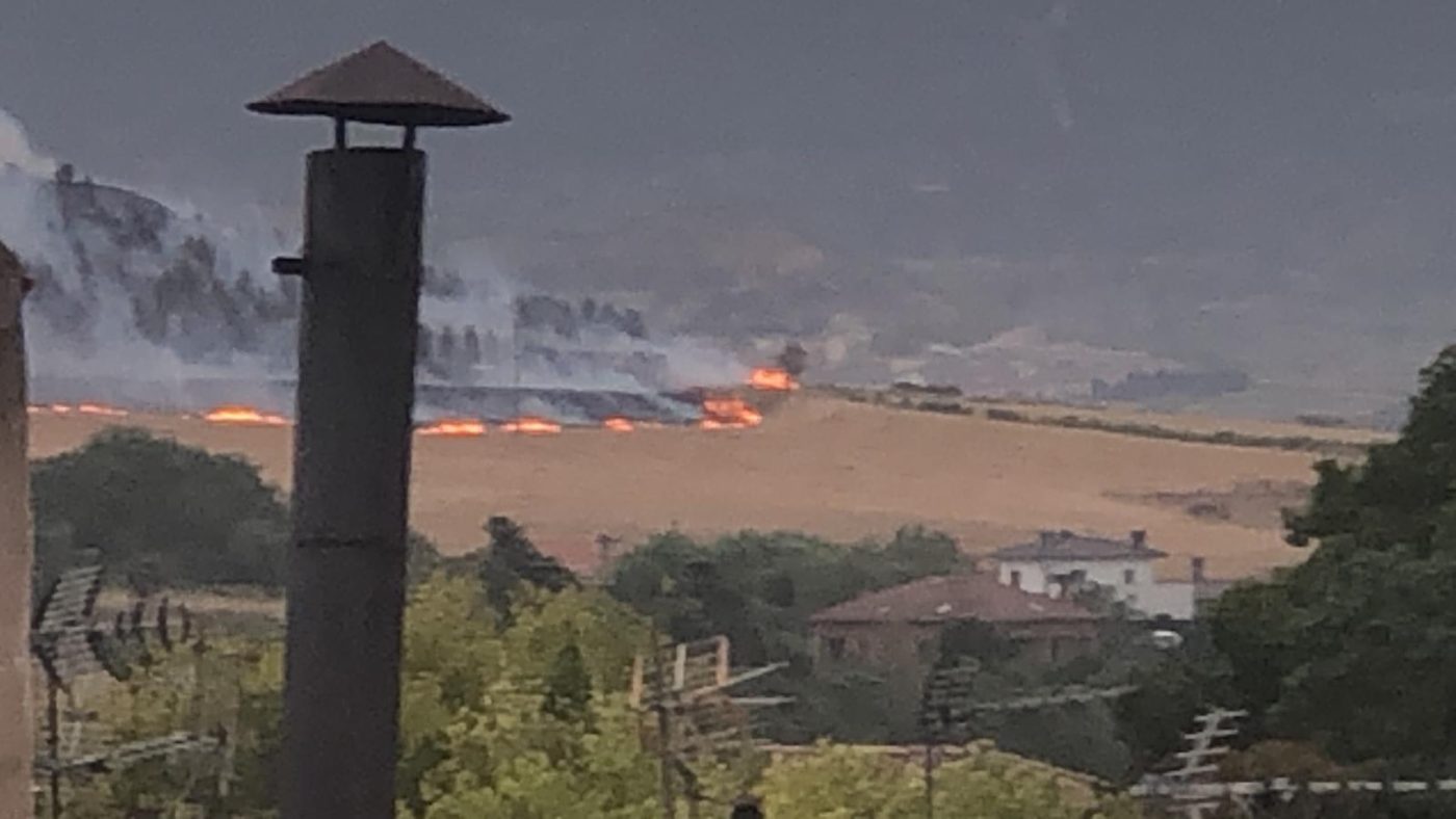 Varios incendios activos en La Rioja: uno en los alrededores de Gimileo 14 Varios incendios activos en La Rioja: uno en los alrededores de Gimileo 14