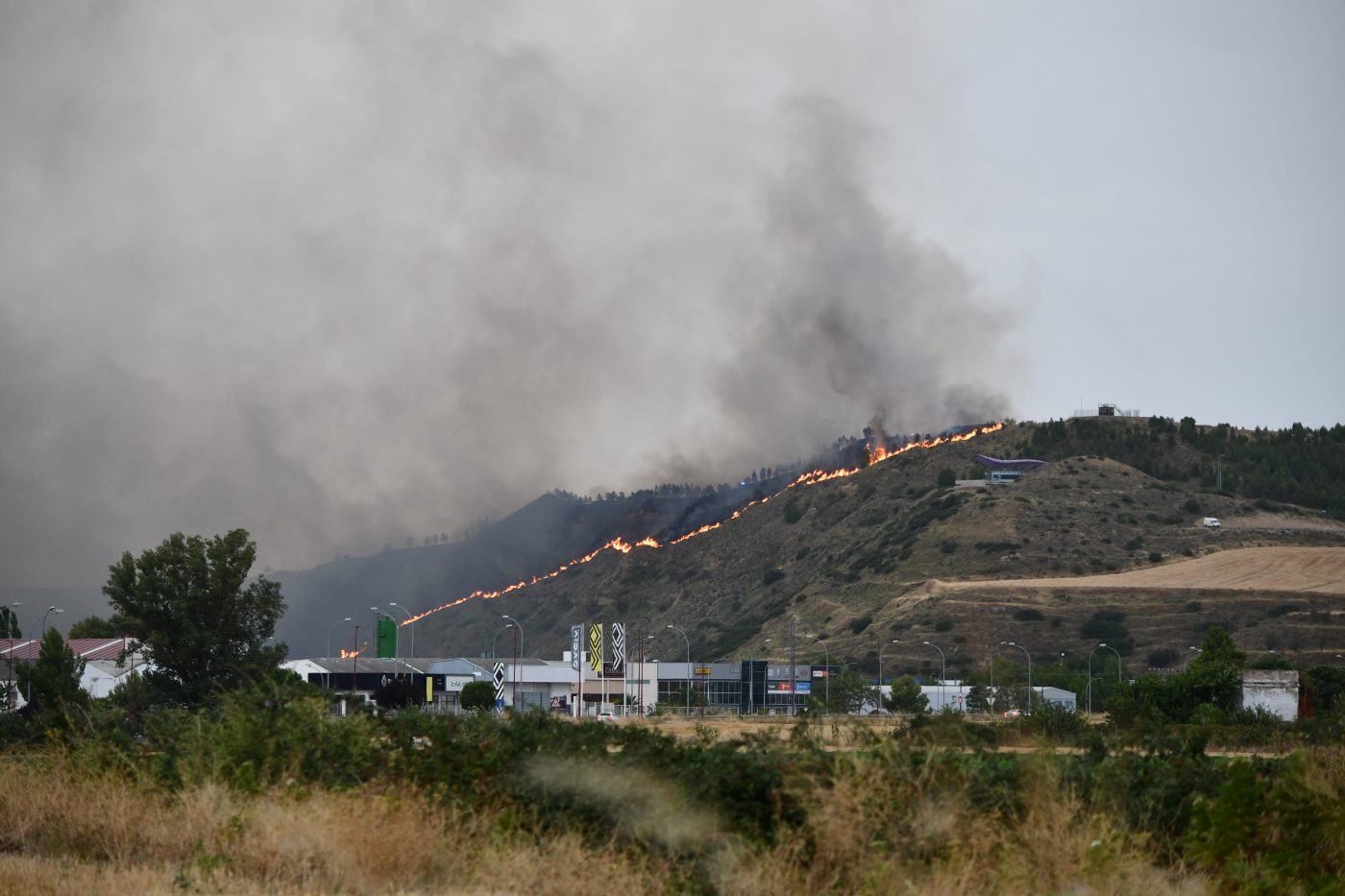 Varios incendios activos en La Rioja: uno en los alrededores de Gimileo 5 Varios incendios activos en La Rioja: uno en los alrededores de Gimileo 5