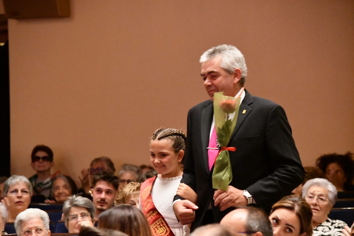 "Aunque mi trabajo me lleva a mirar las estrellas, mi órbita vital nunca se ha separado de Haro" 6