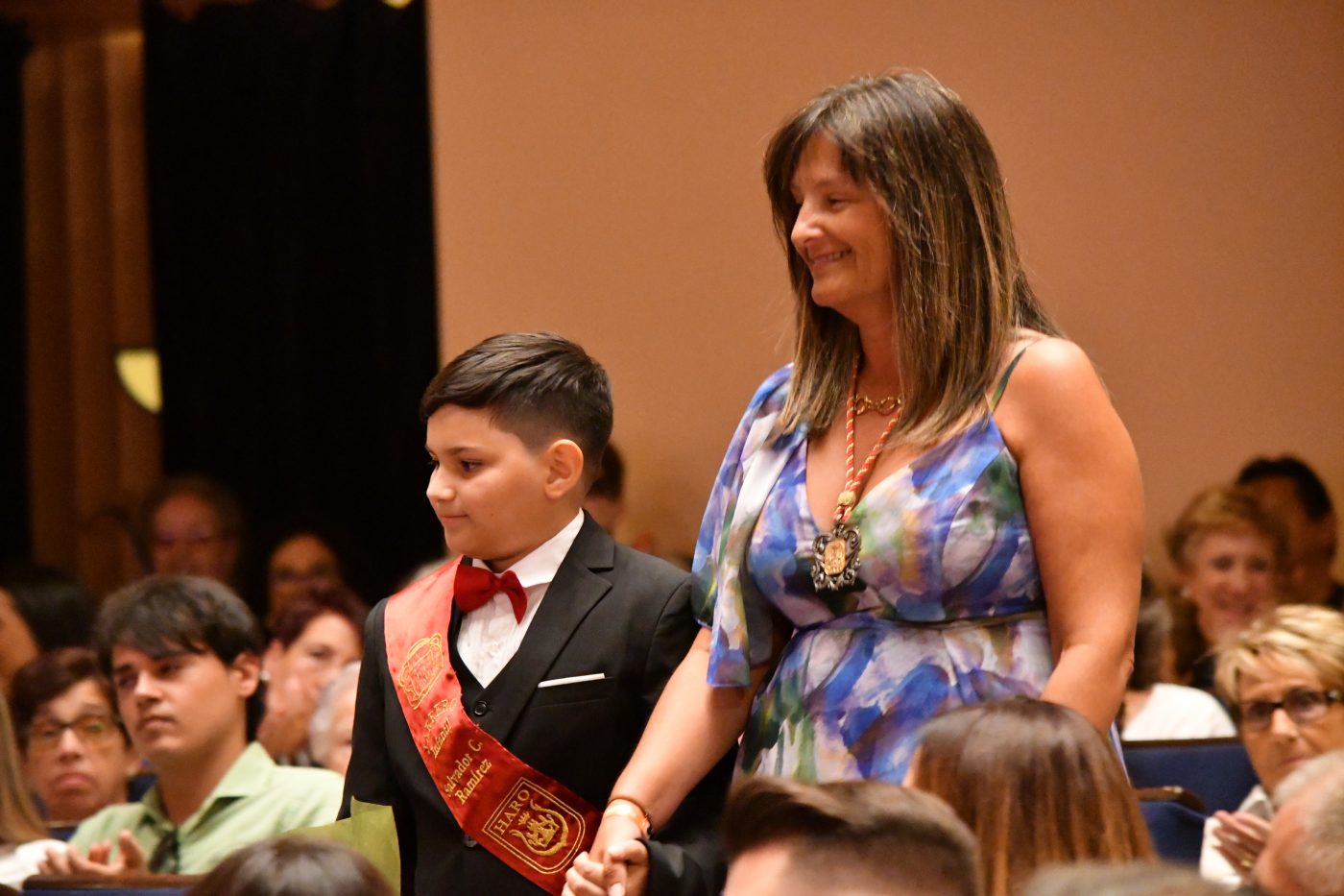 "Aunque mi trabajo me lleva a mirar las estrellas, mi órbita vital nunca se ha separado de Haro" 27