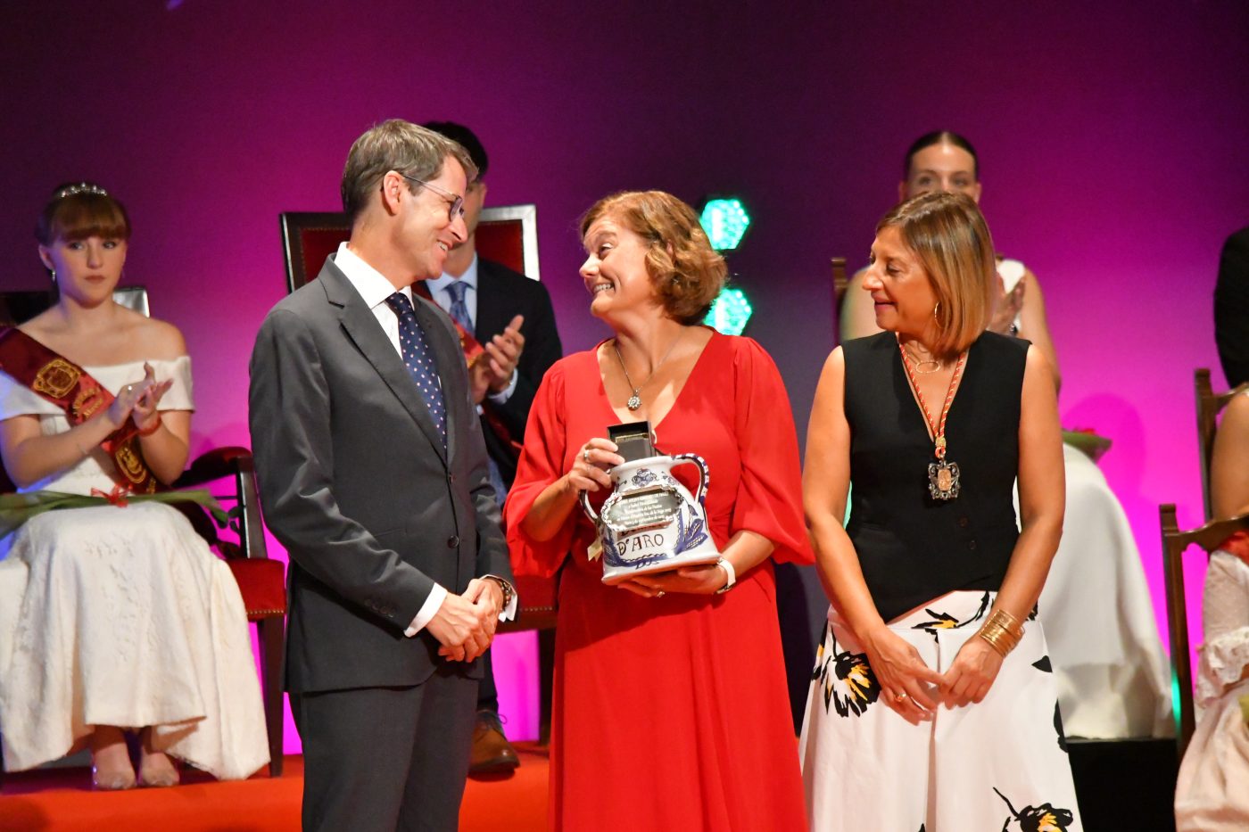 "Aunque mi trabajo me lleva a mirar las estrellas, mi órbita vital nunca se ha separado de Haro" 30