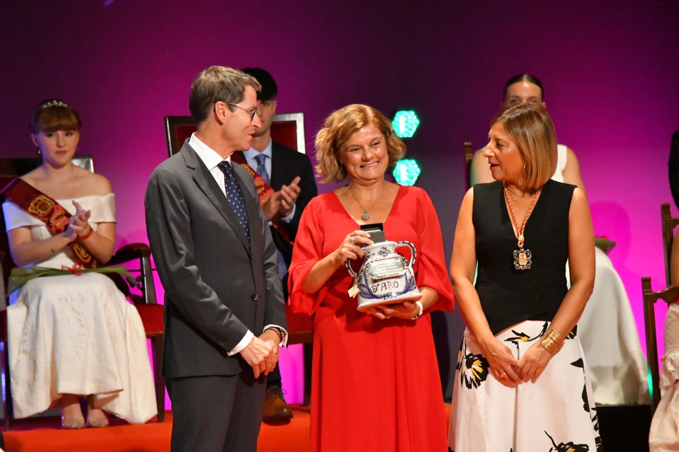 "Aunque mi trabajo me lleva a mirar las estrellas, mi órbita vital nunca se ha separado de Haro" 20