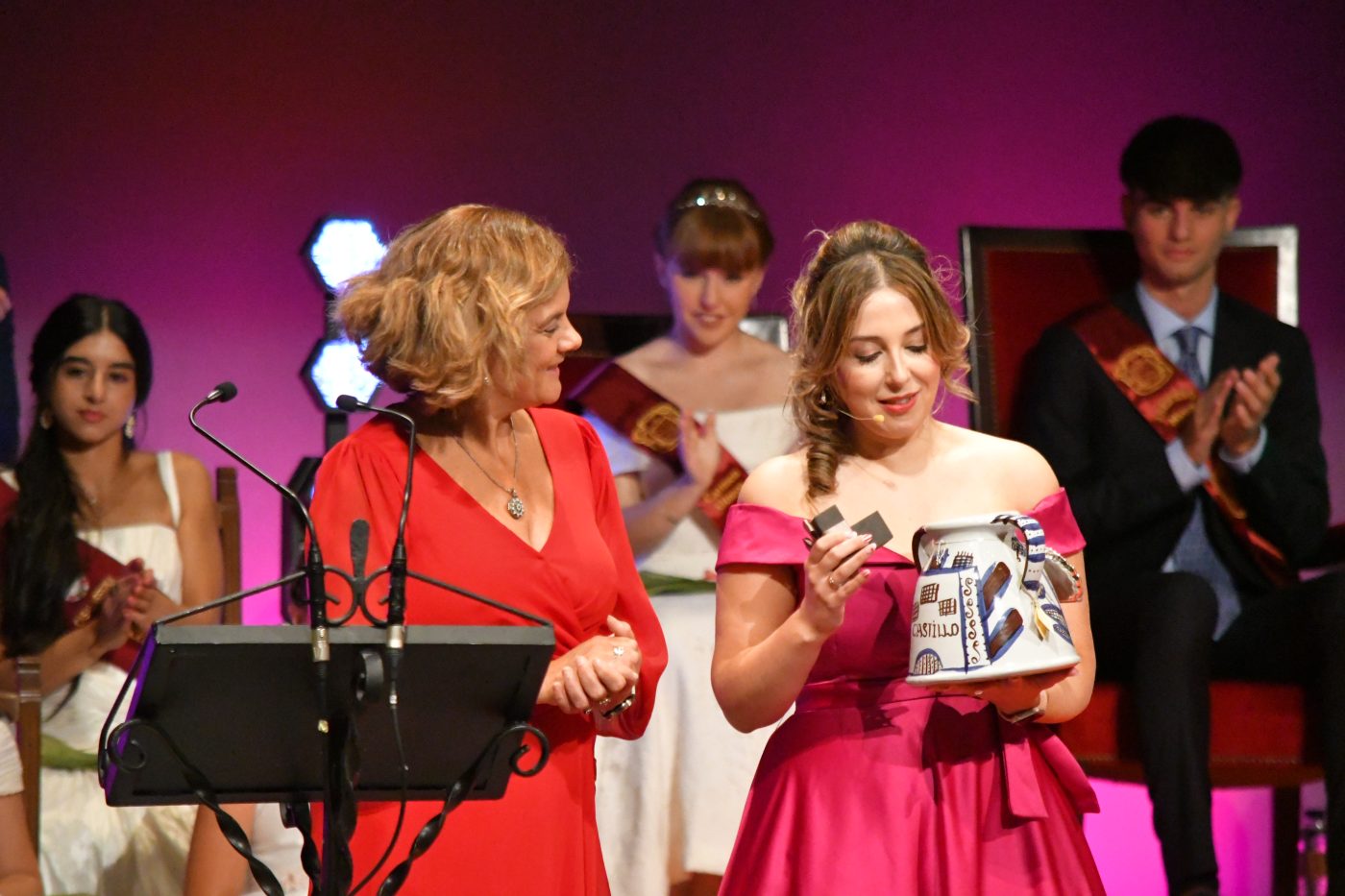 "Aunque mi trabajo me lleva a mirar las estrellas, mi órbita vital nunca se ha separado de Haro" 11