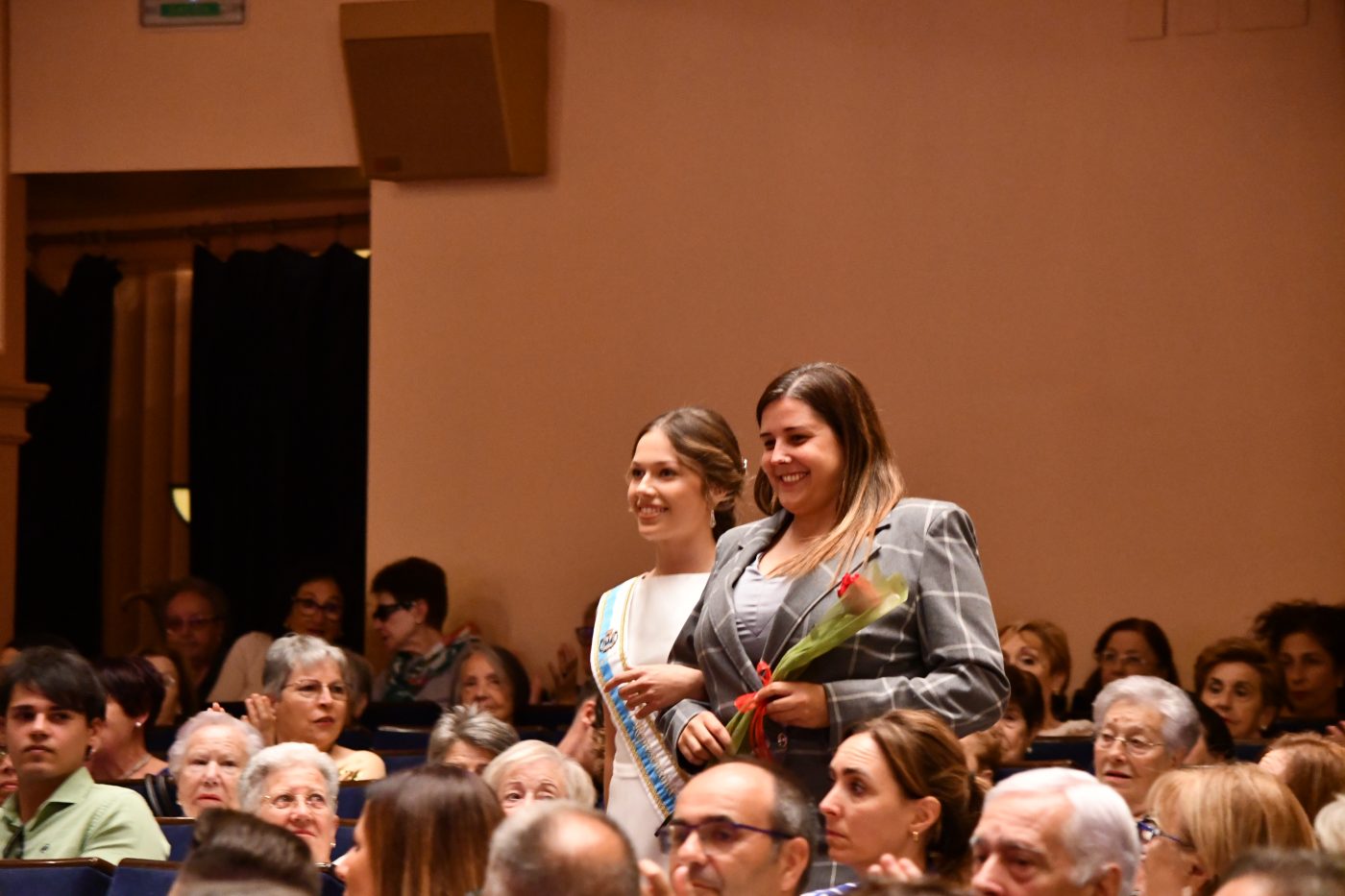 "Aunque mi trabajo me lleva a mirar las estrellas, mi órbita vital nunca se ha separado de Haro" 16