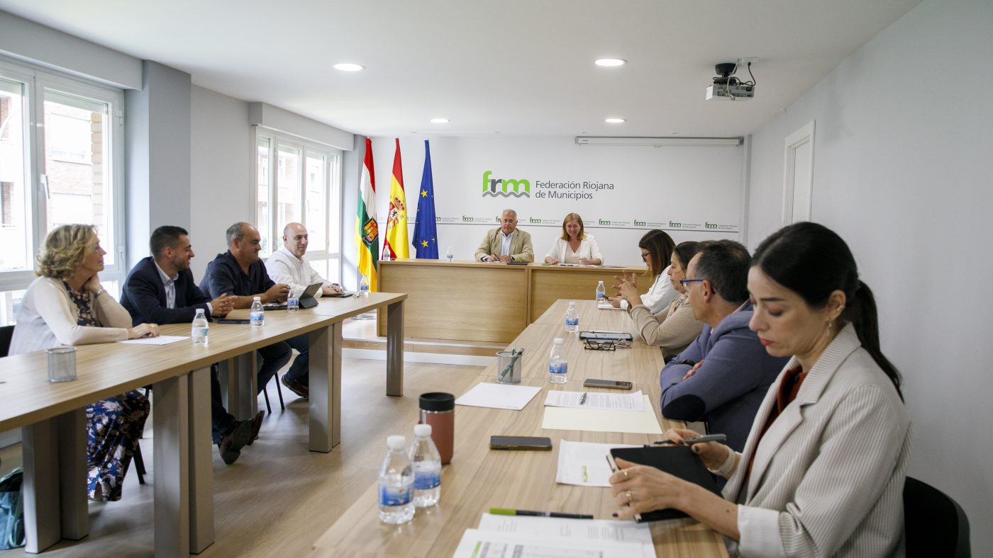 El Gobierno riojano ofrece apoyo a los ayuntamientos para cumplir la Ley de protección animal en la recogida de perros abandonados 1 El Gobierno riojano ofrece apoyo a los ayuntamientos para cumplir la Ley de protección animal en la recogida de perros abandonados 1