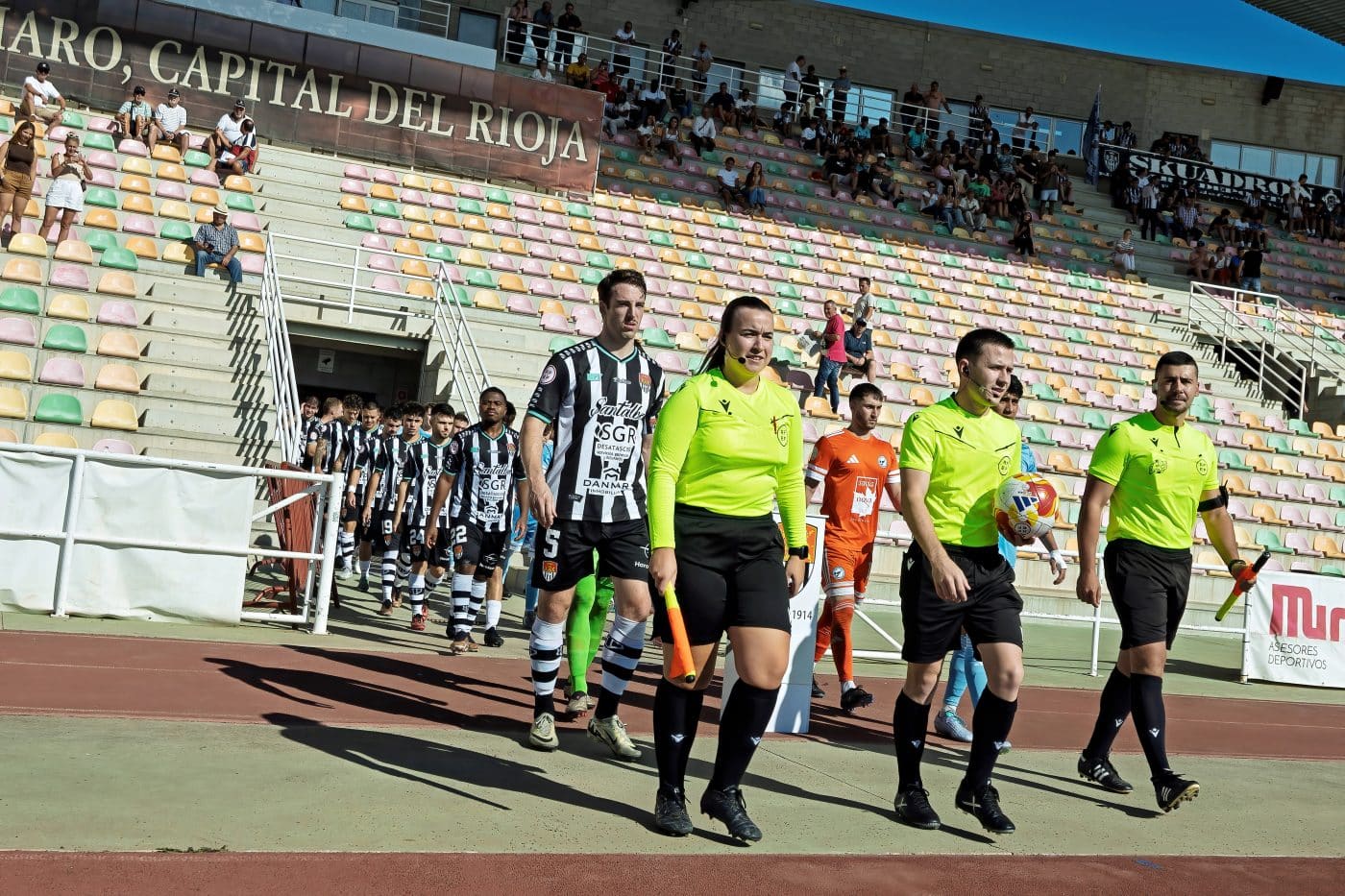 El Haro golea en su debut en el Luis de la Fuente 18 El Haro golea en su debut en el Luis de la Fuente 18