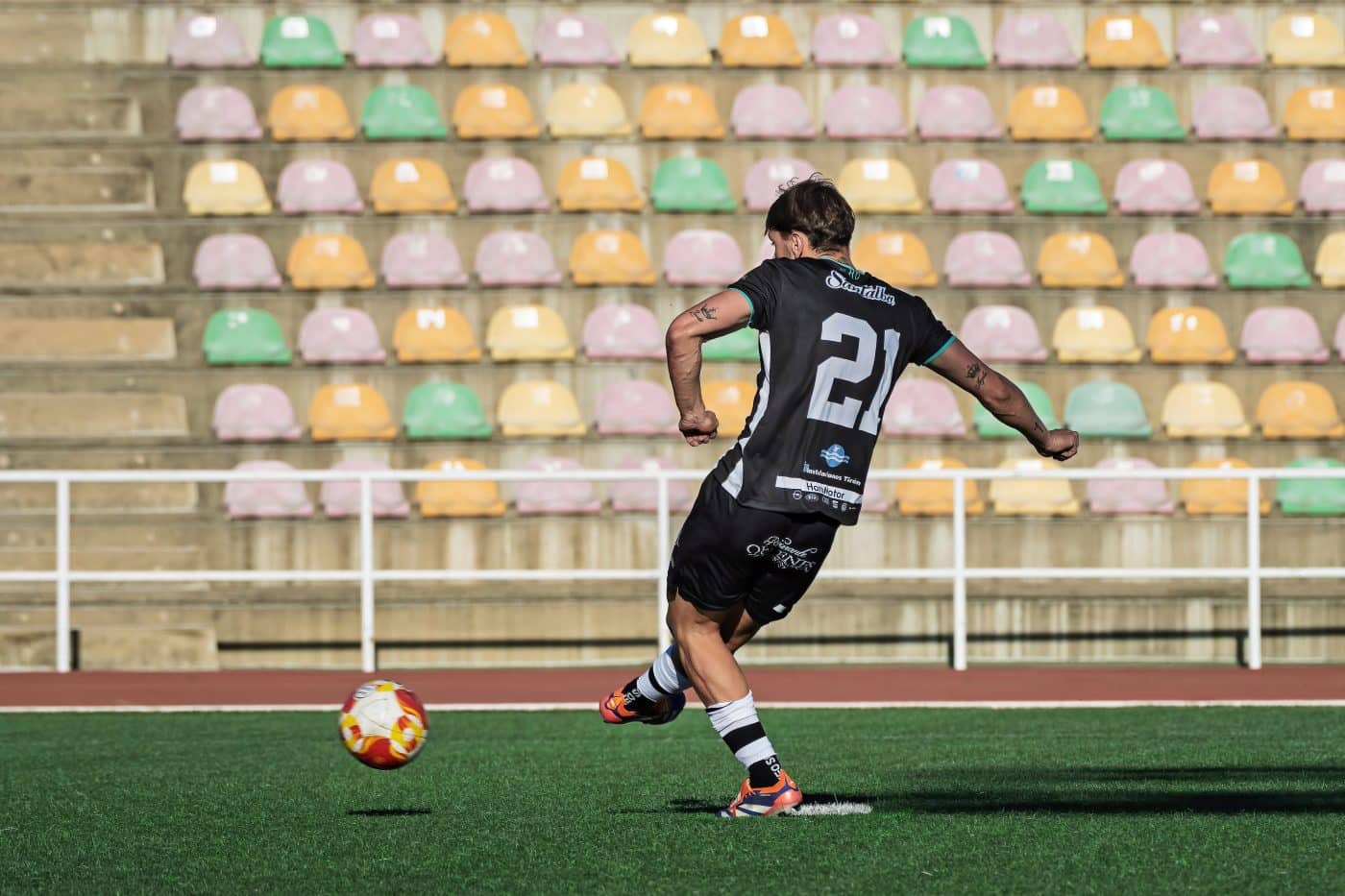 El Haro golea en su debut en el Luis de la Fuente 1 El Haro golea en su debut en el Luis de la Fuente 1