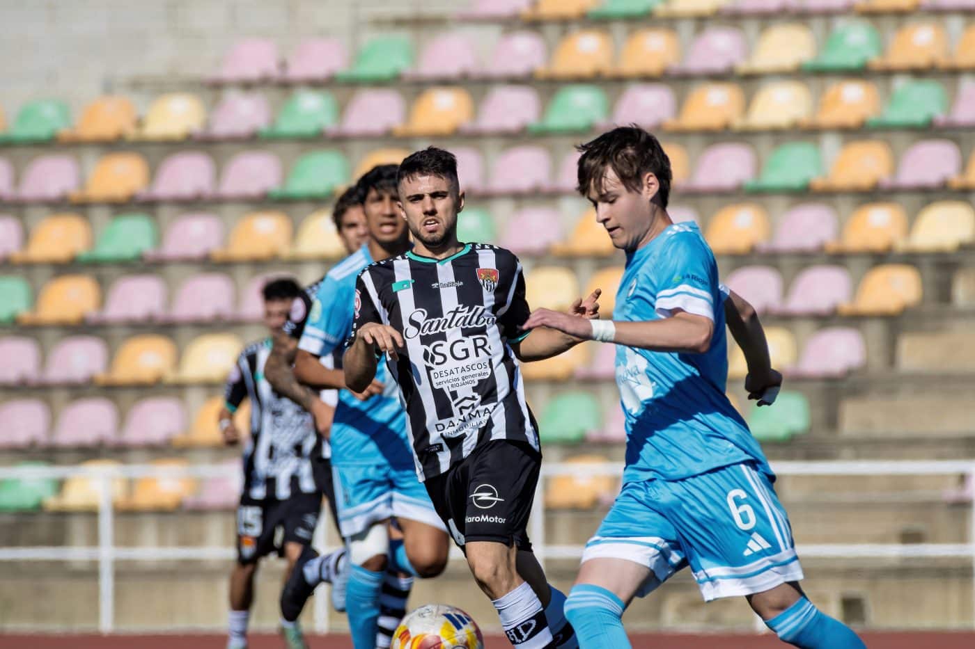 El Haro golea en su debut en el Luis de la Fuente 6 El Haro golea en su debut en el Luis de la Fuente 6