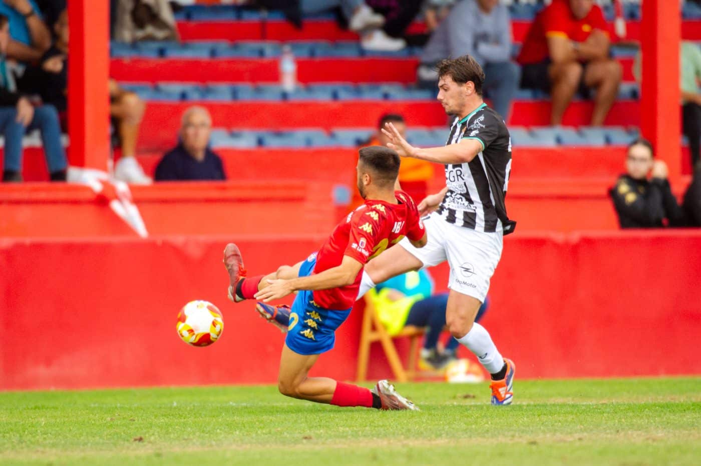 El Haro sufre ante el Calahorra el primer tropiezo de la temporada 11 El Haro sufre ante el Calahorra el primer tropiezo de la temporada 11