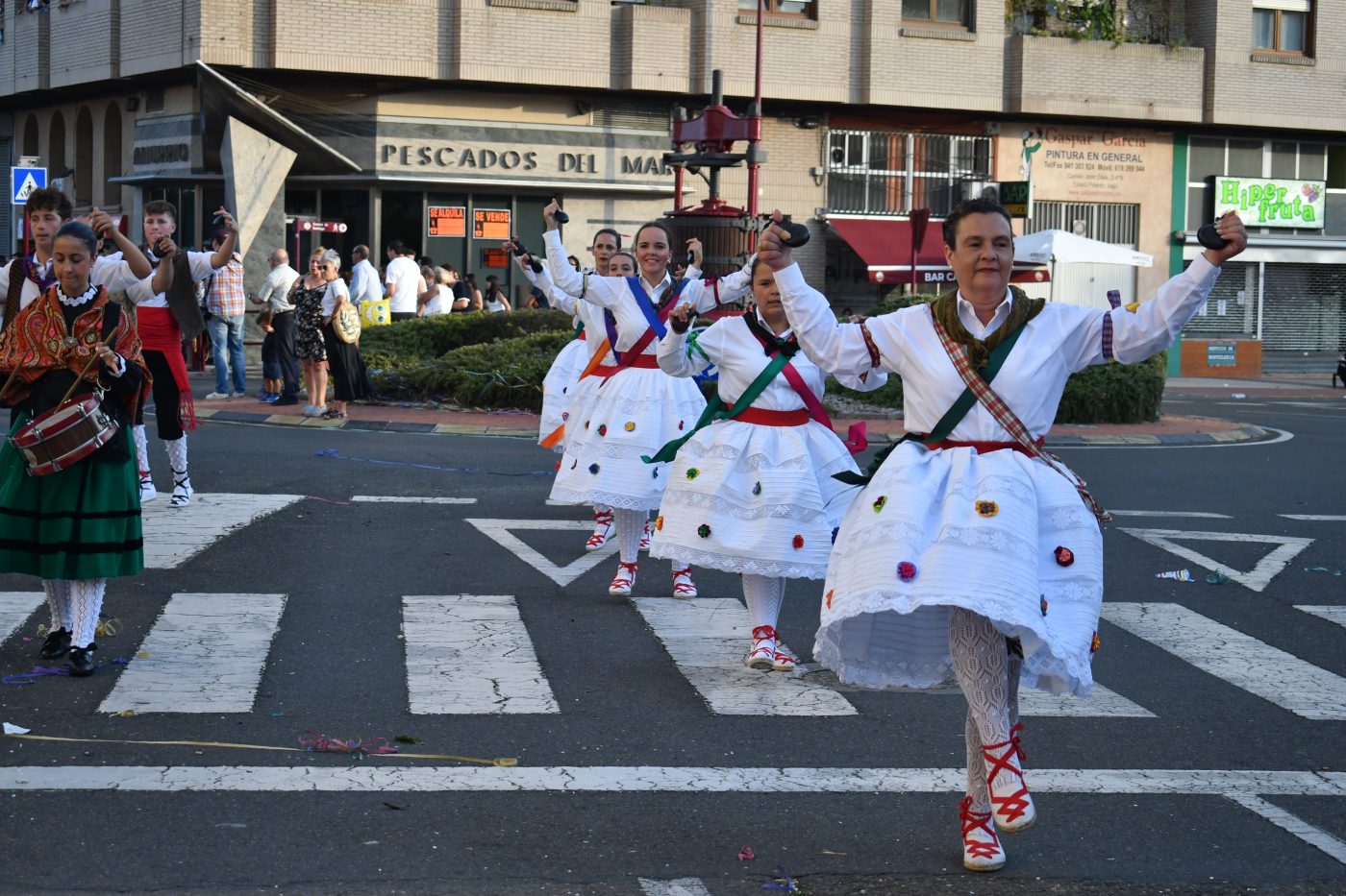FOTOS: El desfile de carrozas llena de color y diversión las calles de Haro 33