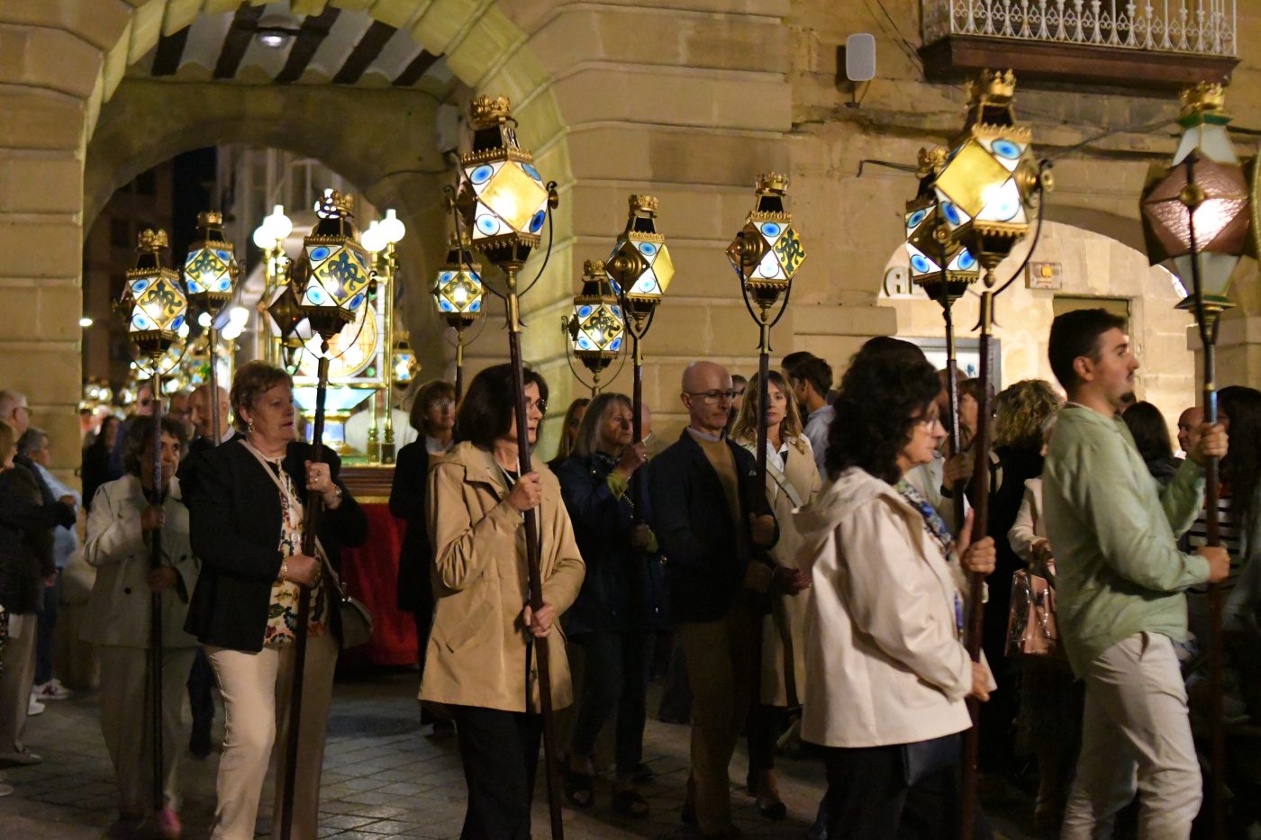 FOTOS: Un mar de luces acompaña a la Virgen de la Vega en Haro 14