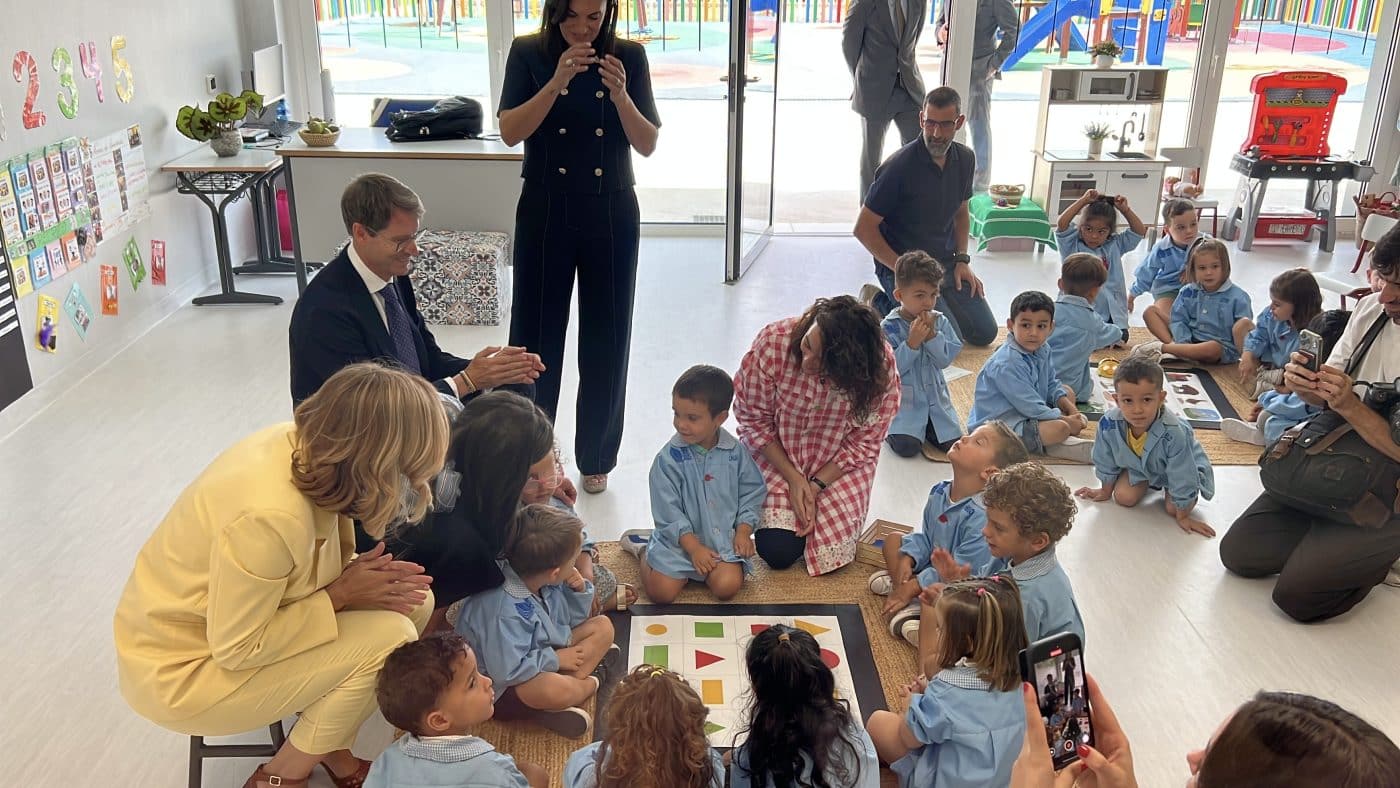 La reina Letizia inaugura el curso escolar en el nuevo colegio de Rincón de Soto 1 La reina Letizia inaugura el curso escolar en el nuevo colegio de Rincón de Soto 1