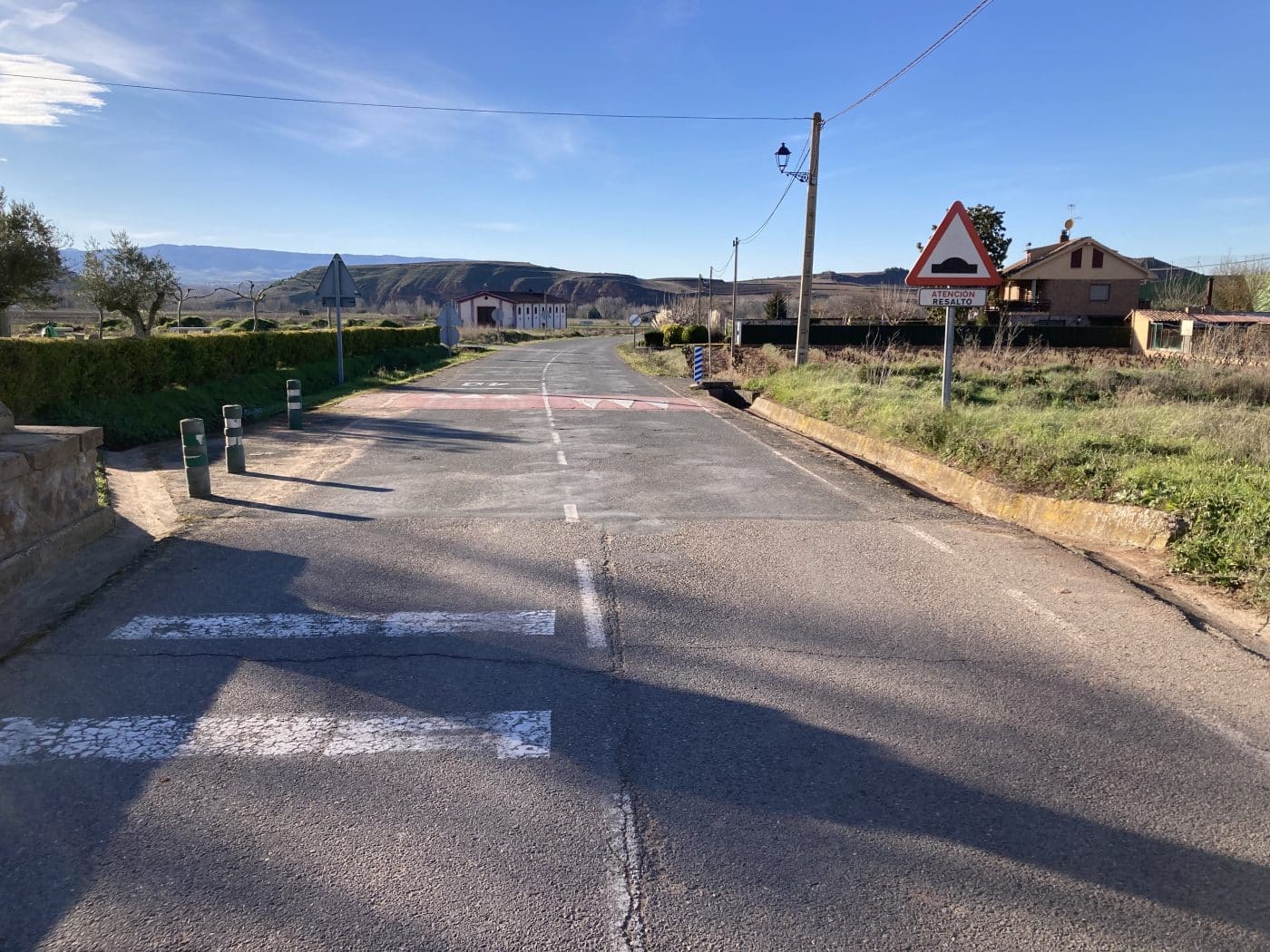 La Rioja invierte 197.000 euros en mejorar la carretera LR-324 a su paso por Arenzana de Abajo 1