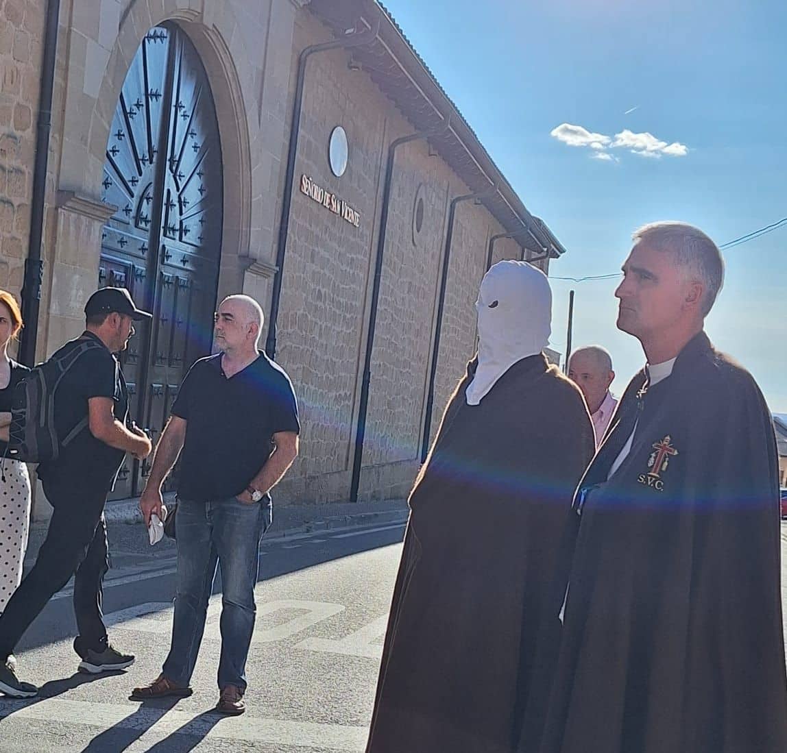 San Vicente de la Sonsierra celebra la Exaltación de la Cruz con nueve disciplinantes 9 San Vicente de la Sonsierra celebra la Exaltación de la Cruz con nueve disciplinantes 9