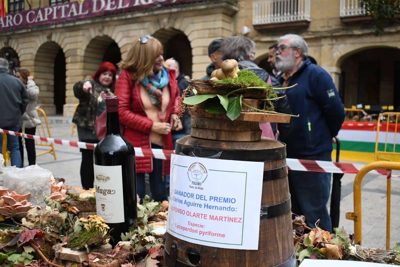 Alfonso Olarte recibe el Premio Carlos Aguirre de las XXXI Jornadas Micológicas Jarreras 4 Alfonso Olarte recibe el Premio Carlos Aguirre de las XXXI Jornadas Micológicas Jarreras 4