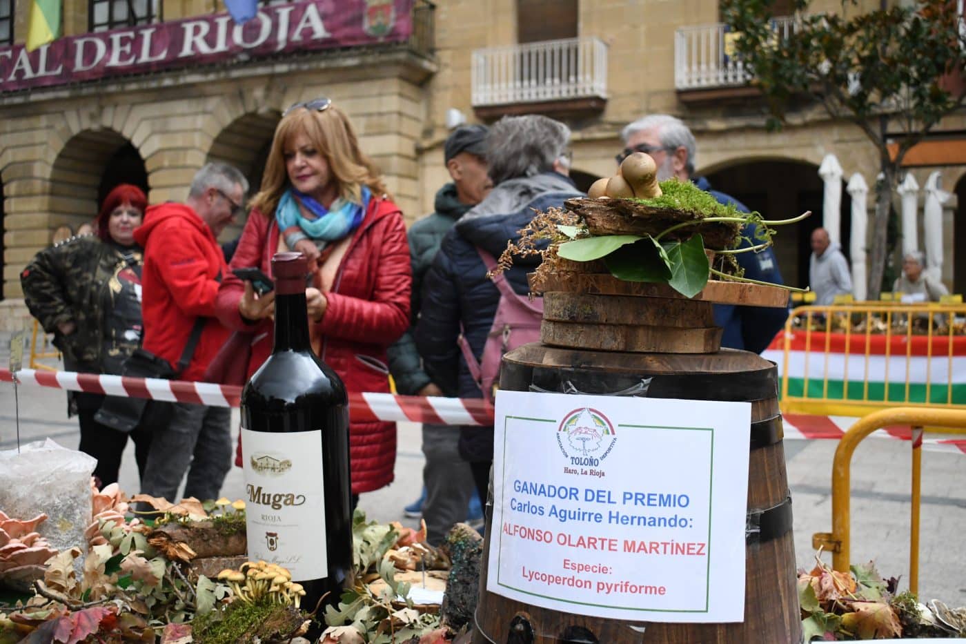 Alfonso Olarte recibe el Premio Carlos Aguirre de las XXXI Jornadas Micológicas Jarreras 8 Alfonso Olarte recibe el Premio Carlos Aguirre de las XXXI Jornadas Micológicas Jarreras 8