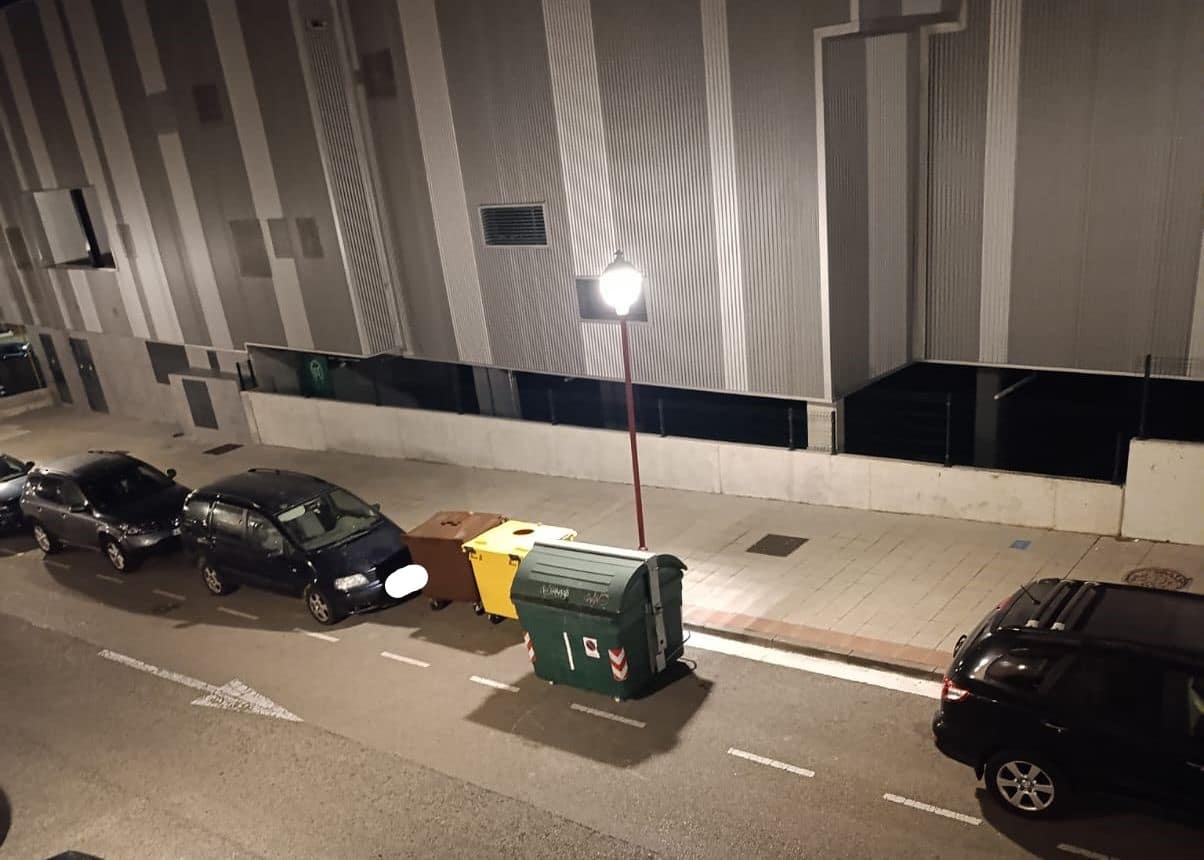 BUZÓN CIUDADANO: Queja vecinal por el cambio de ubicación de los contenedores en la calle Portugal 1 BUZÓN CIUDADANO: Queja vecinal por el cambio de ubicación de los contenedores en la calle Portugal 1