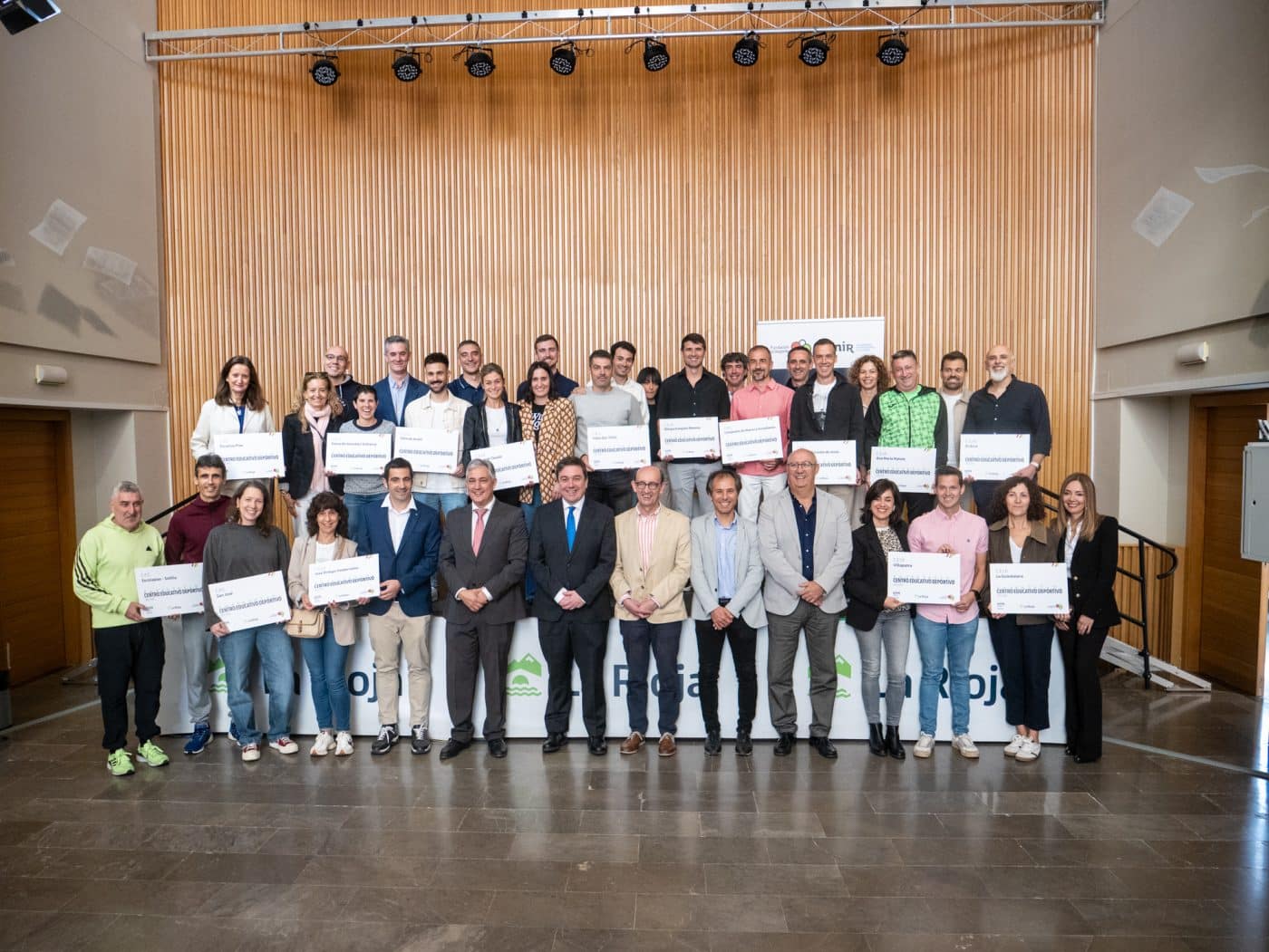 El CRA Valle del Oja, distinguido como 'Centro Educativo Deportivo' junto a otros 14 colegios riojanos 1 El CRA Valle del Oja, distinguido como 'Centro Educativo Deportivo' junto a otros 14 colegios riojanos 1