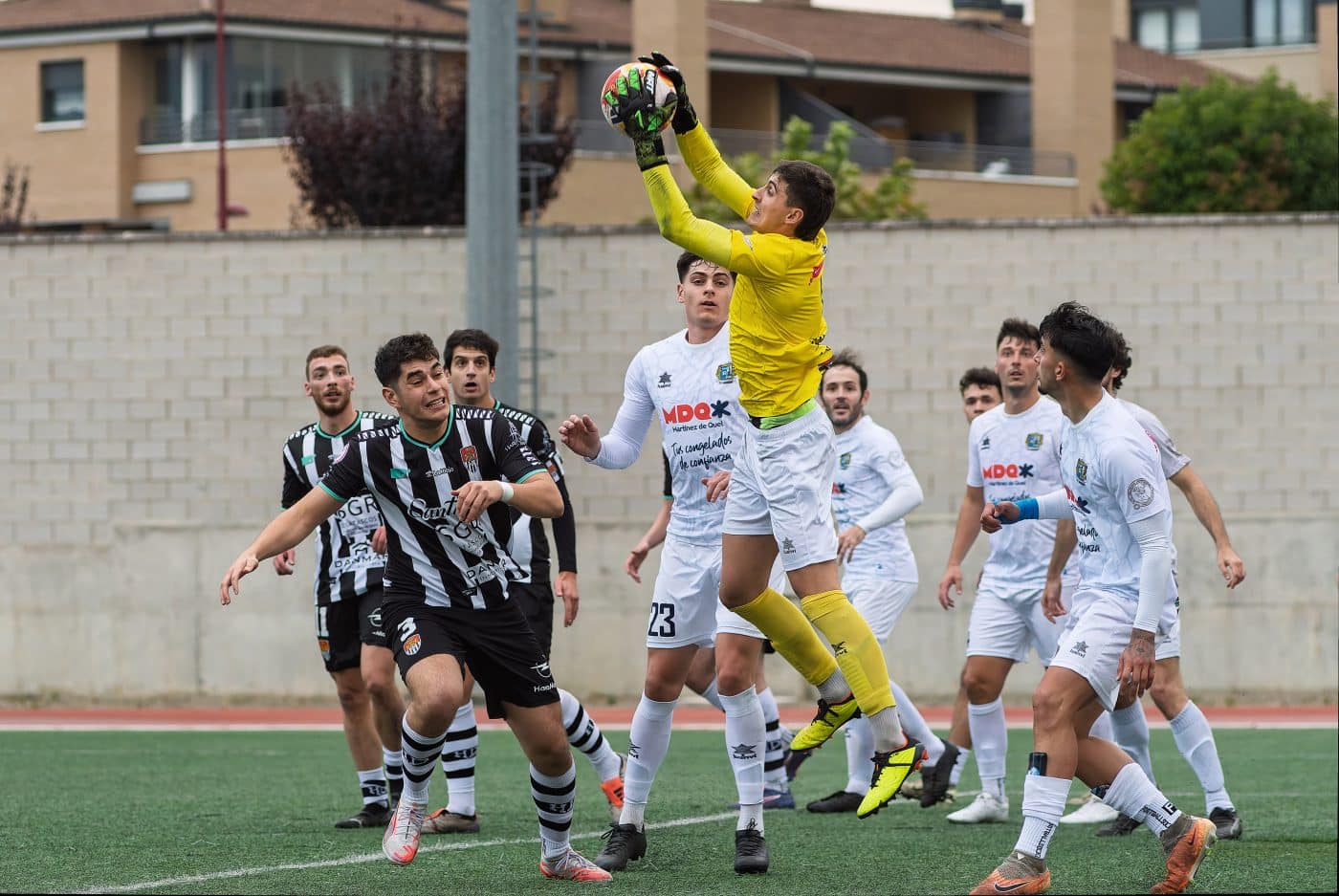 El Haro empata con el Anguiano en un partido que mereció ganar 1 El Haro empata con el Anguiano en un partido que mereció ganar 1