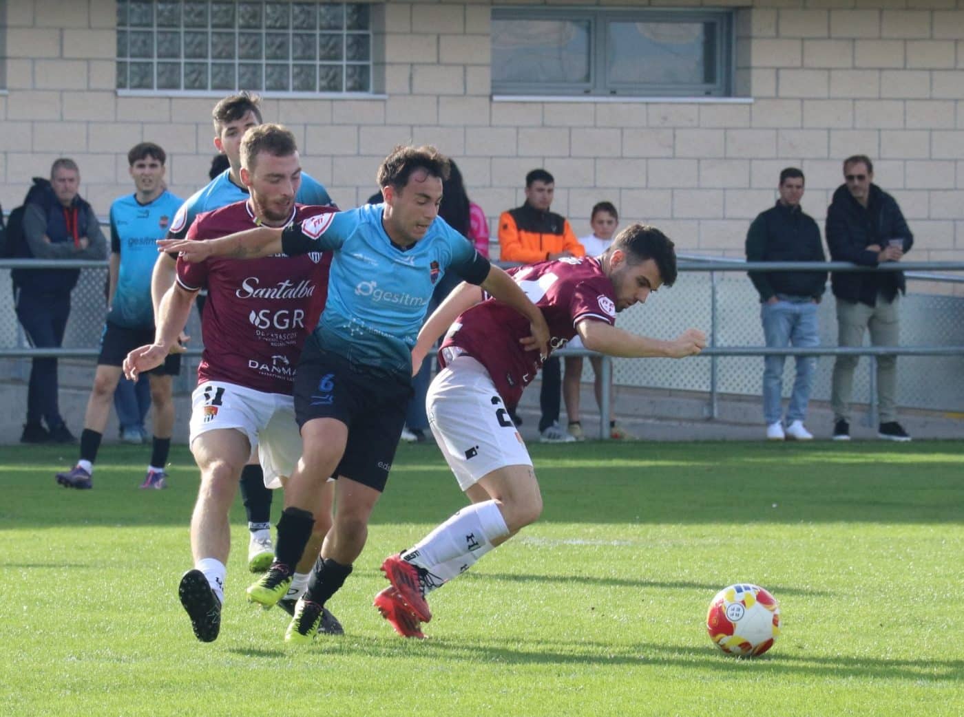 El Haro empata en Agoncillo en un partido vibrante 8