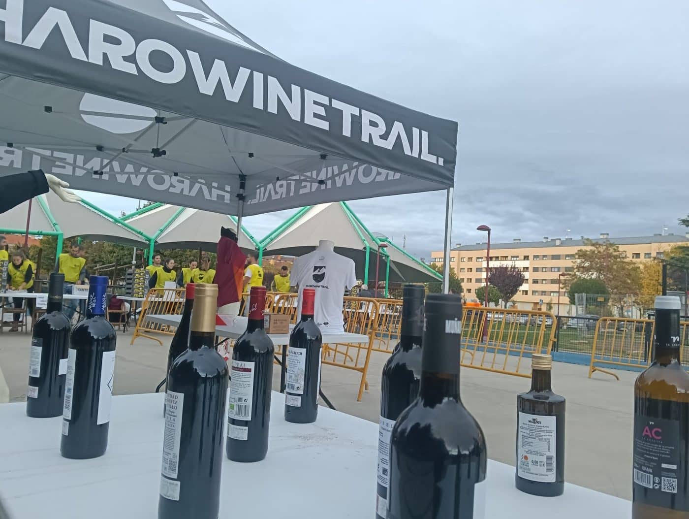 El Haro Wine Trail arranca con la carrera de Halloween y 180 participantes en una divertida cita solidaria 3