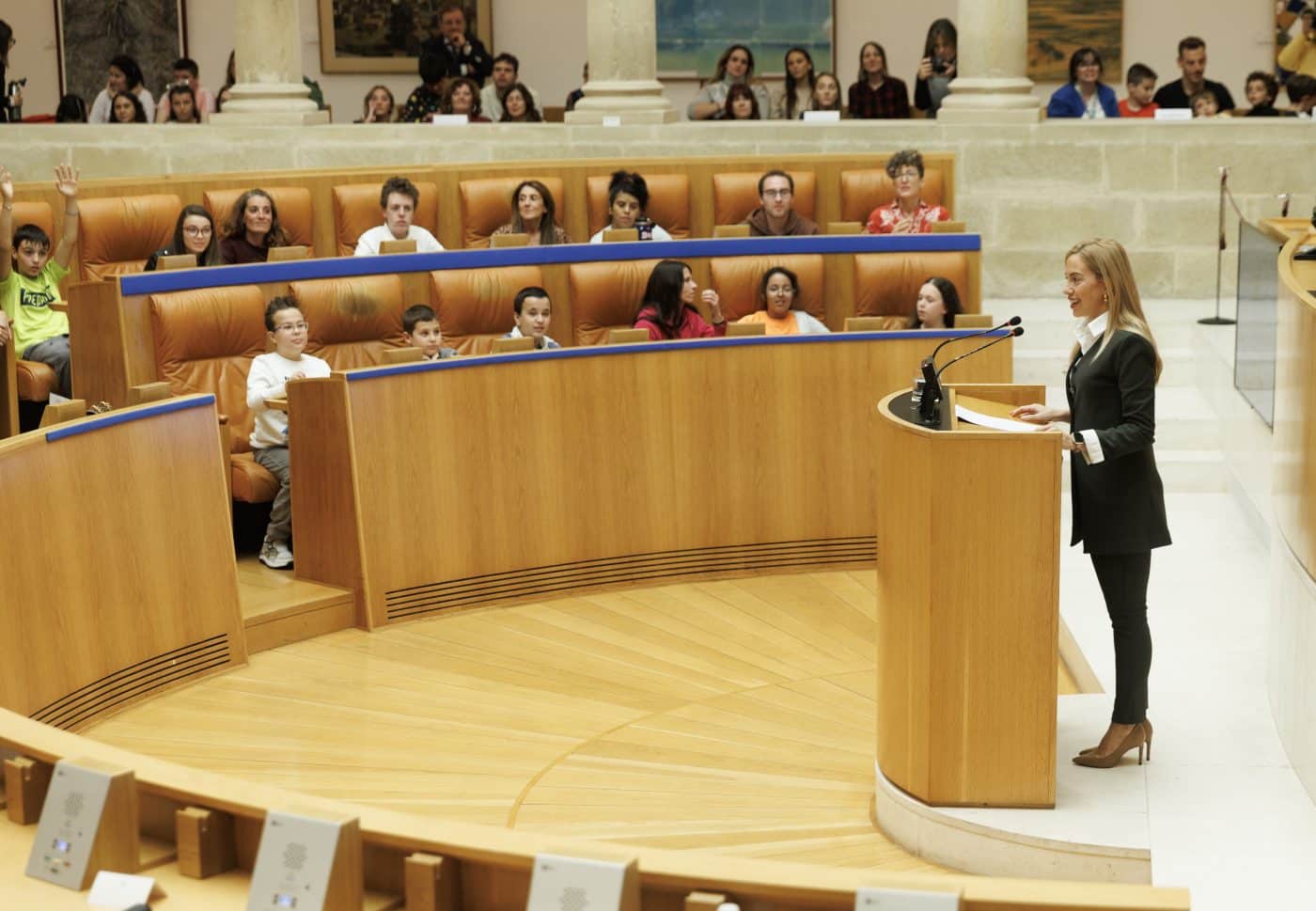 El Parlamento de La Rioja celebra los 40 años de ARPA Autismo Rioja con un acto de reconocimiento a su labor inclusiva 2 El Parlamento de La Rioja celebra los 40 años de ARPA Autismo Rioja con un acto de reconocimiento a su labor inclusiva 2