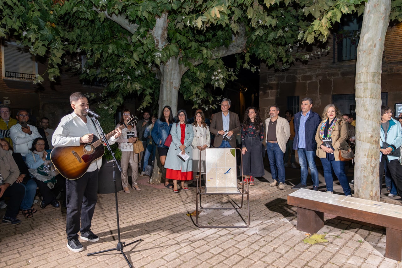 Ventosa inaugura 'La Fresca', la nueva obra de Naiara Arrieta dentro del proyecto 1 Kilómetro de Arte 6