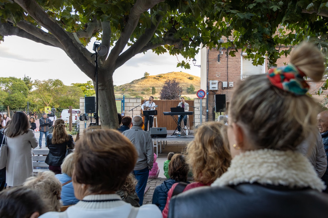 Ventosa inaugura 'La Fresca', la nueva obra de Naiara Arrieta dentro del proyecto 1 Kilómetro de Arte 5