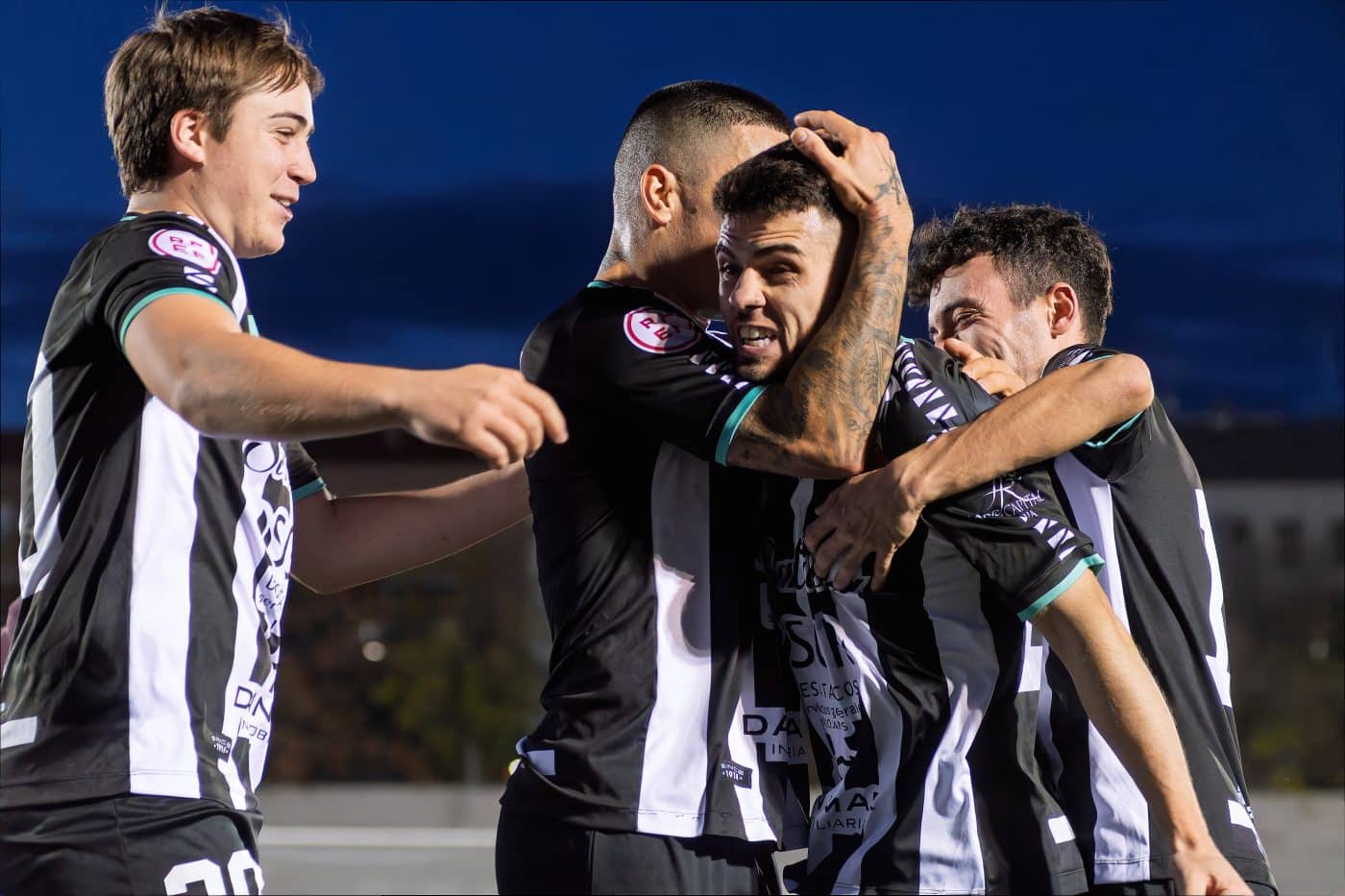 El Haro deja escapar el triunfo en los momentos finales ante la Oyonesa 3 El Haro deja escapar el triunfo en los momentos finales ante la Oyonesa 3